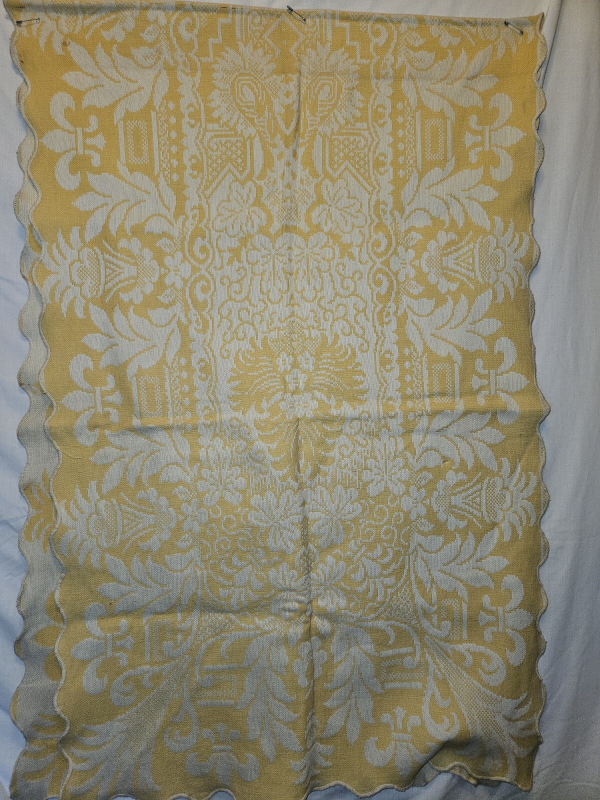 Vintage Victorian Style Linen Material Yellow & White 80