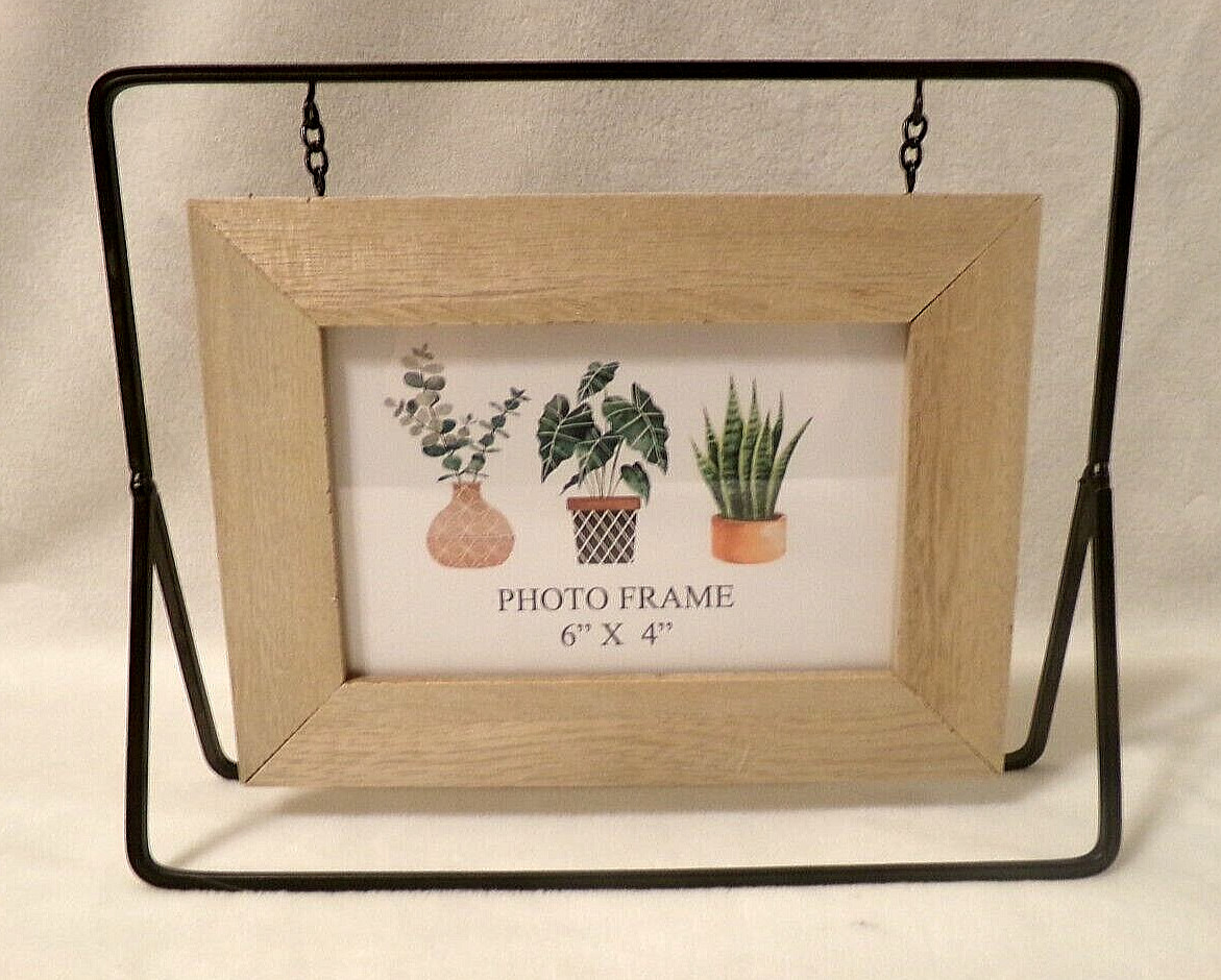 NWOT COMPOSITE WOOD PHOTO FRAME w/BLACK WROUGHT IRON HANGING STAND - 4\