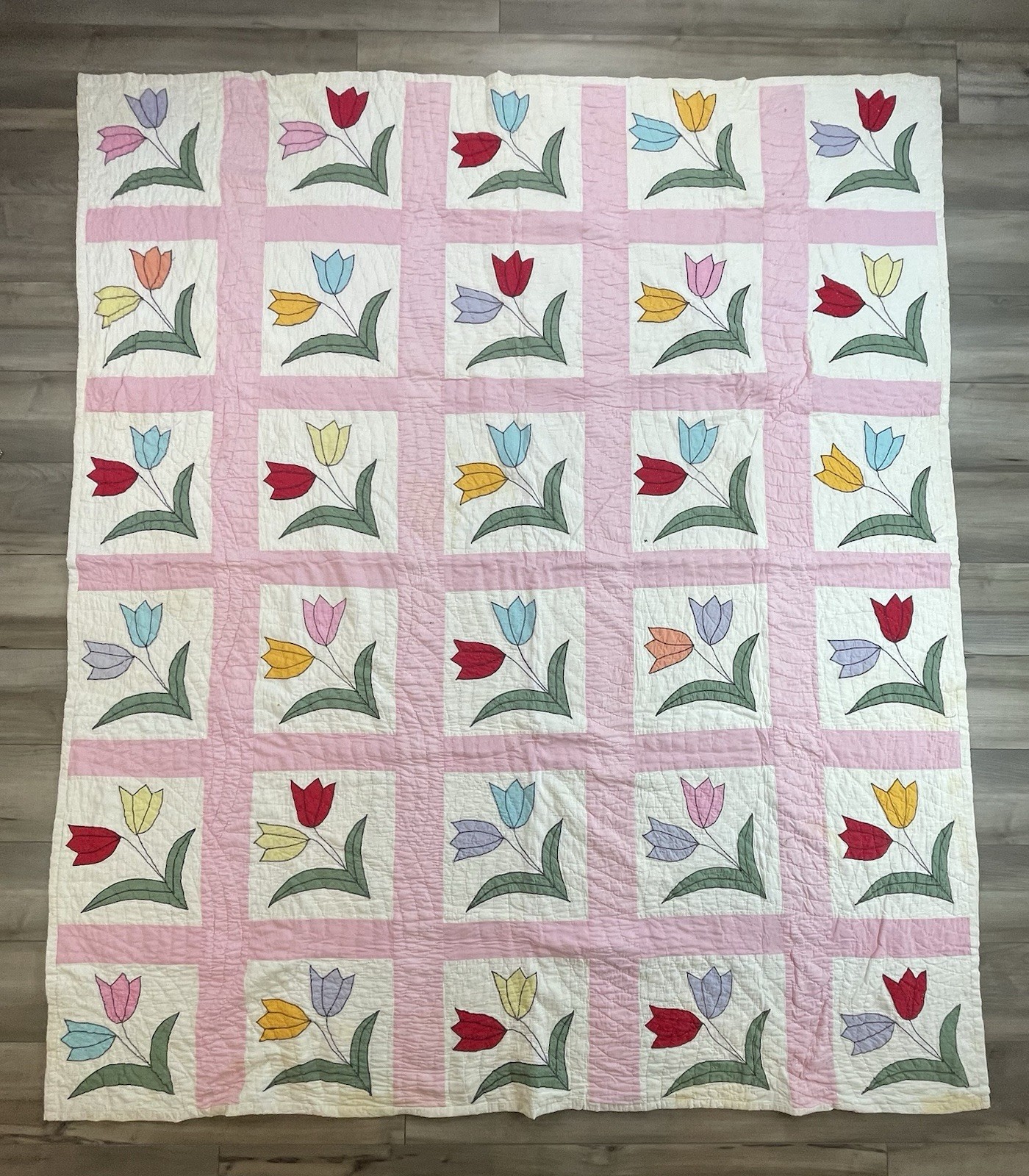 Vintage Flower Tulip Applique Quilt Pink White Hand Stitched 68” x 80” Cutter?