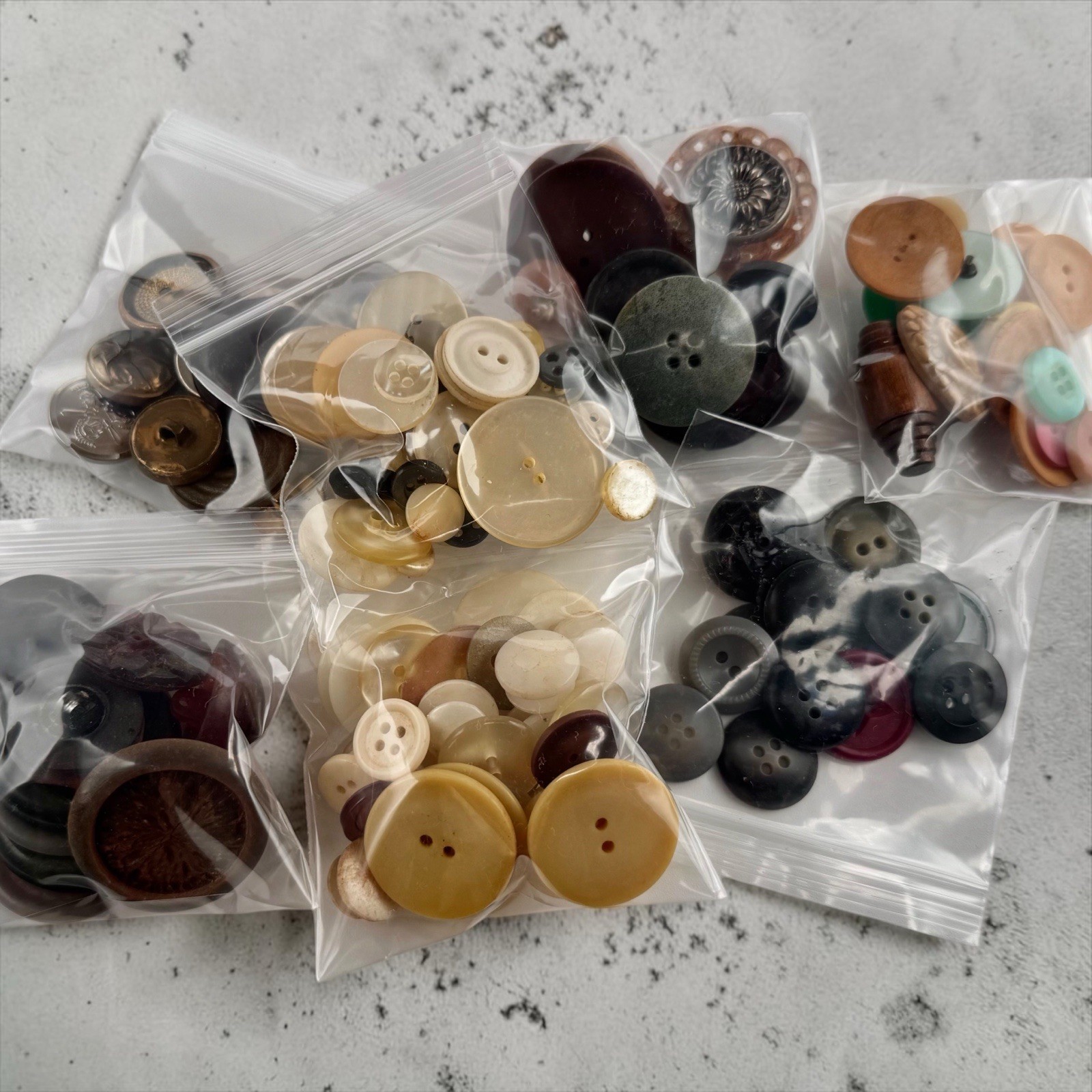 BUTTONS Clothes Old Vintage Antique MIX BUNDLE LOT 130+ Pcs Bakelite Metal MCM