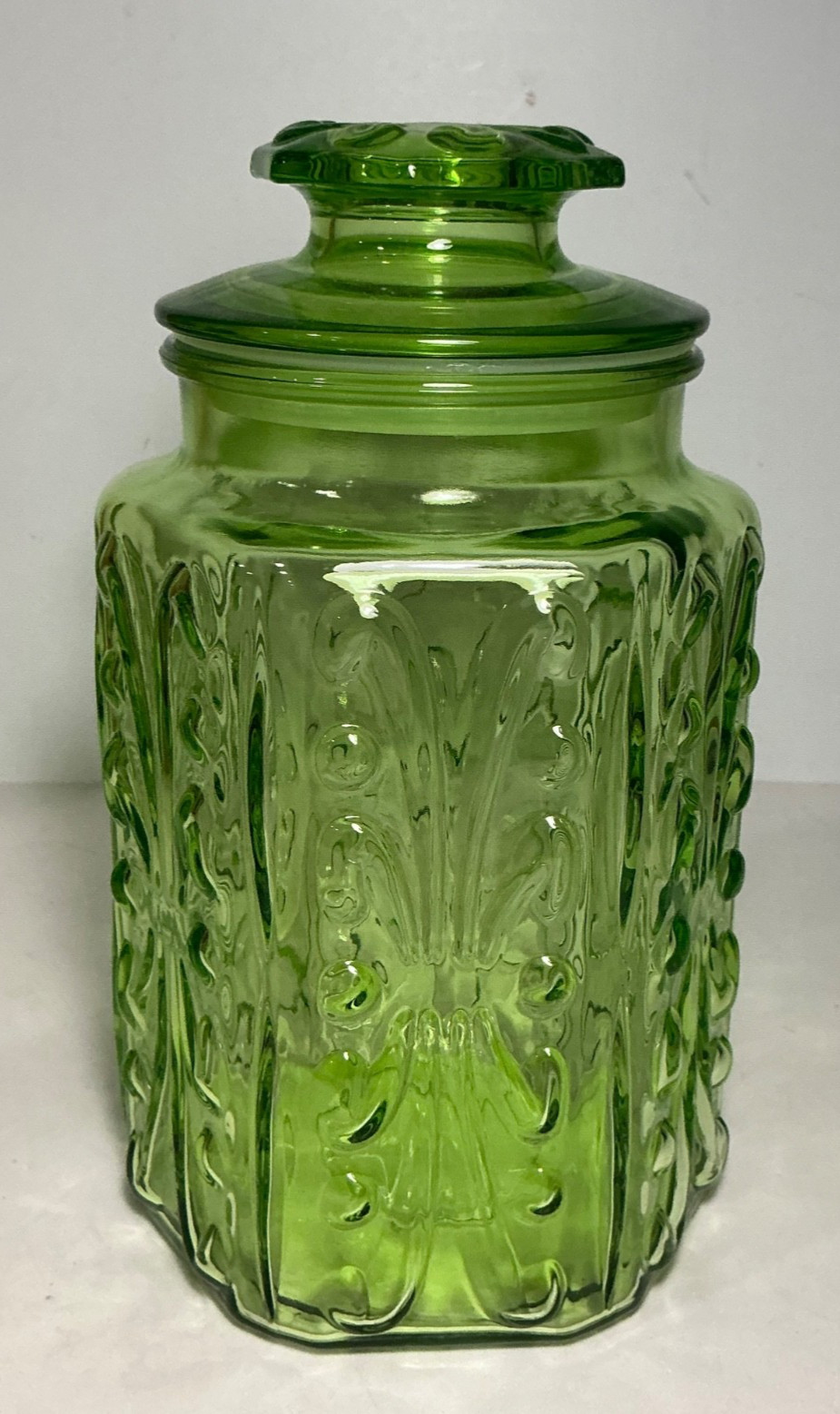 Vintage L.E. Smith Imperial Glass Atterbury Scroll Green Glass Canister 9 in.
