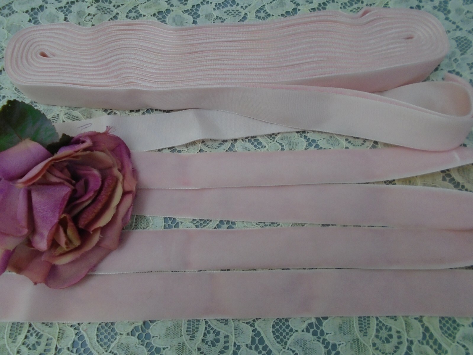 VINTAGE LUXURIOUS 1940s SPAIN SOFT VELVET RIBBON 7/8