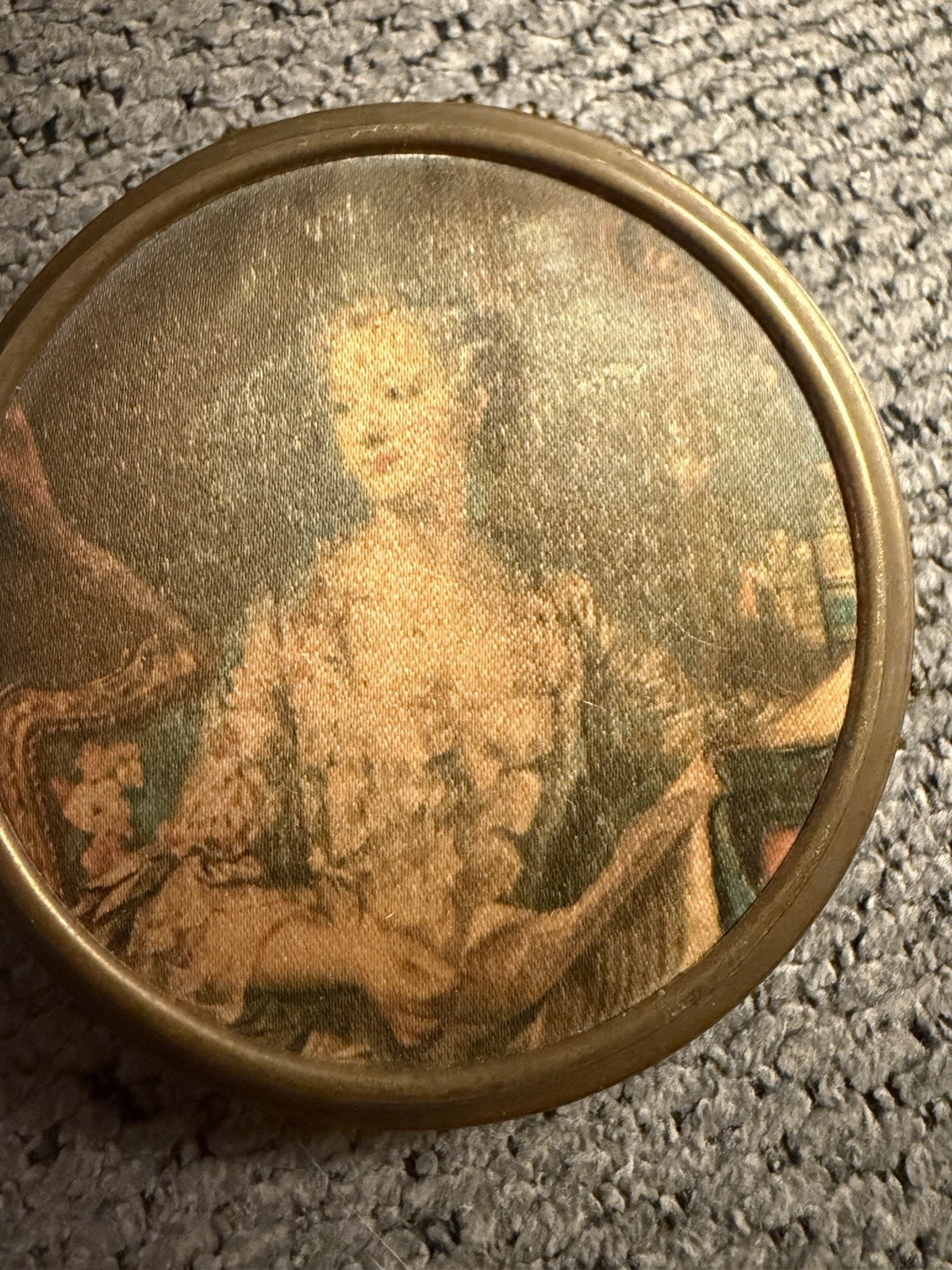Vintage 1950s British Cream Powder Compact