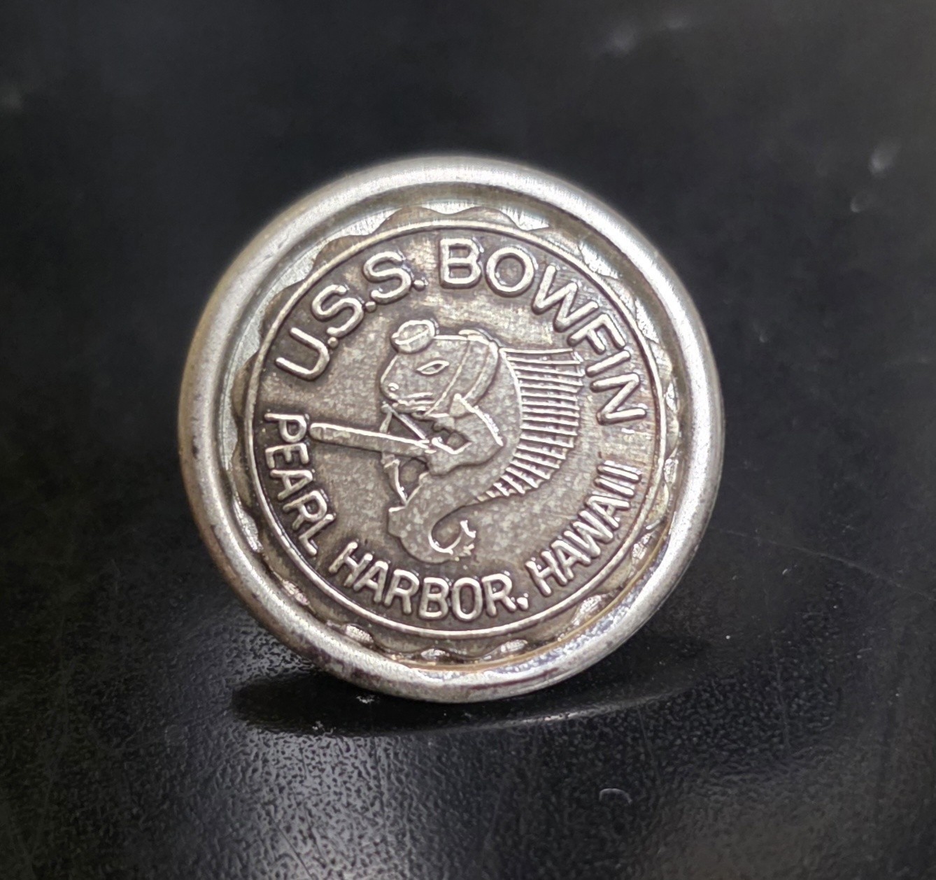 VINTAGE U.S.S. BOWFIN PEARL HARBOR HAWAII LAPEL HAT PIN