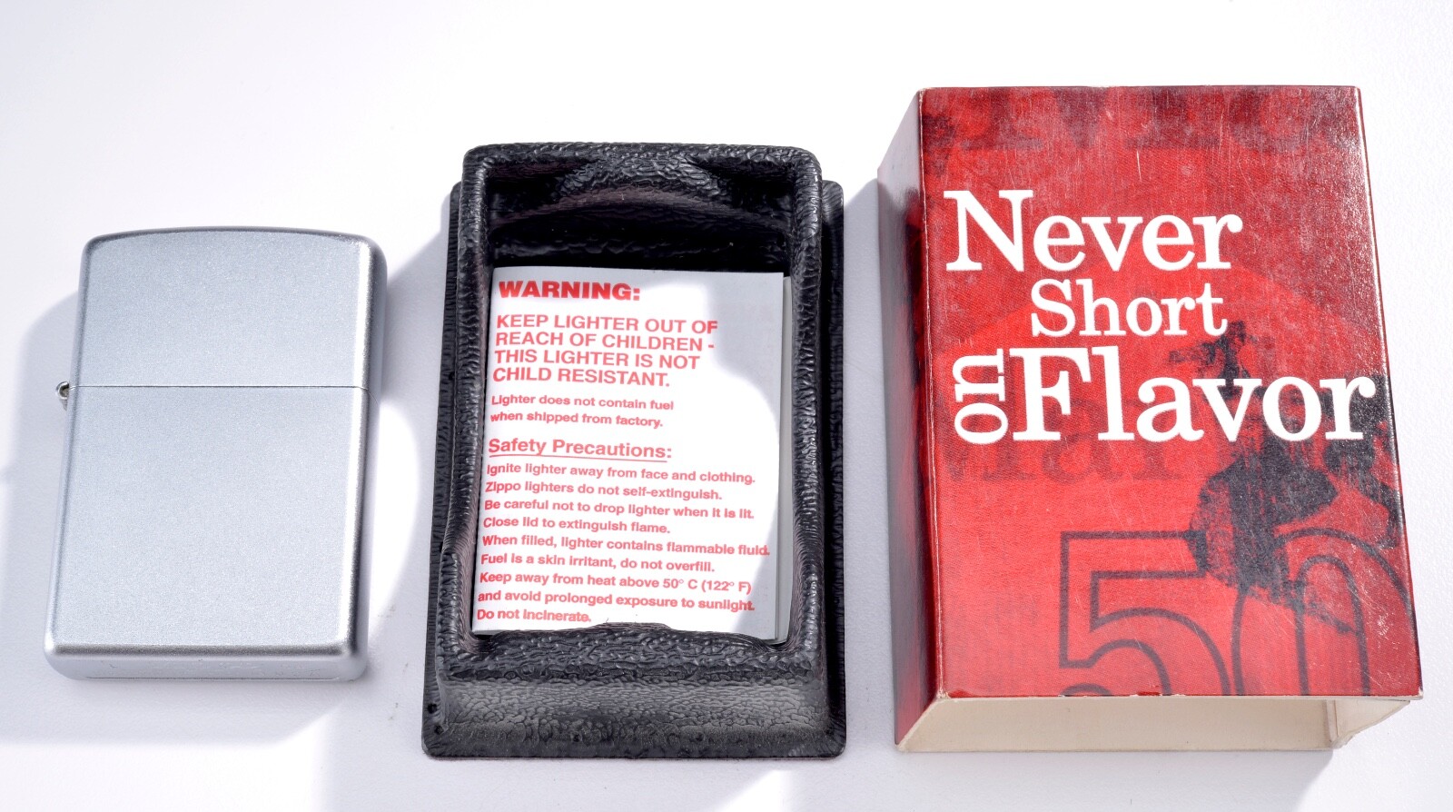 Vintage 2004 L Promo Marlboro Zippo 