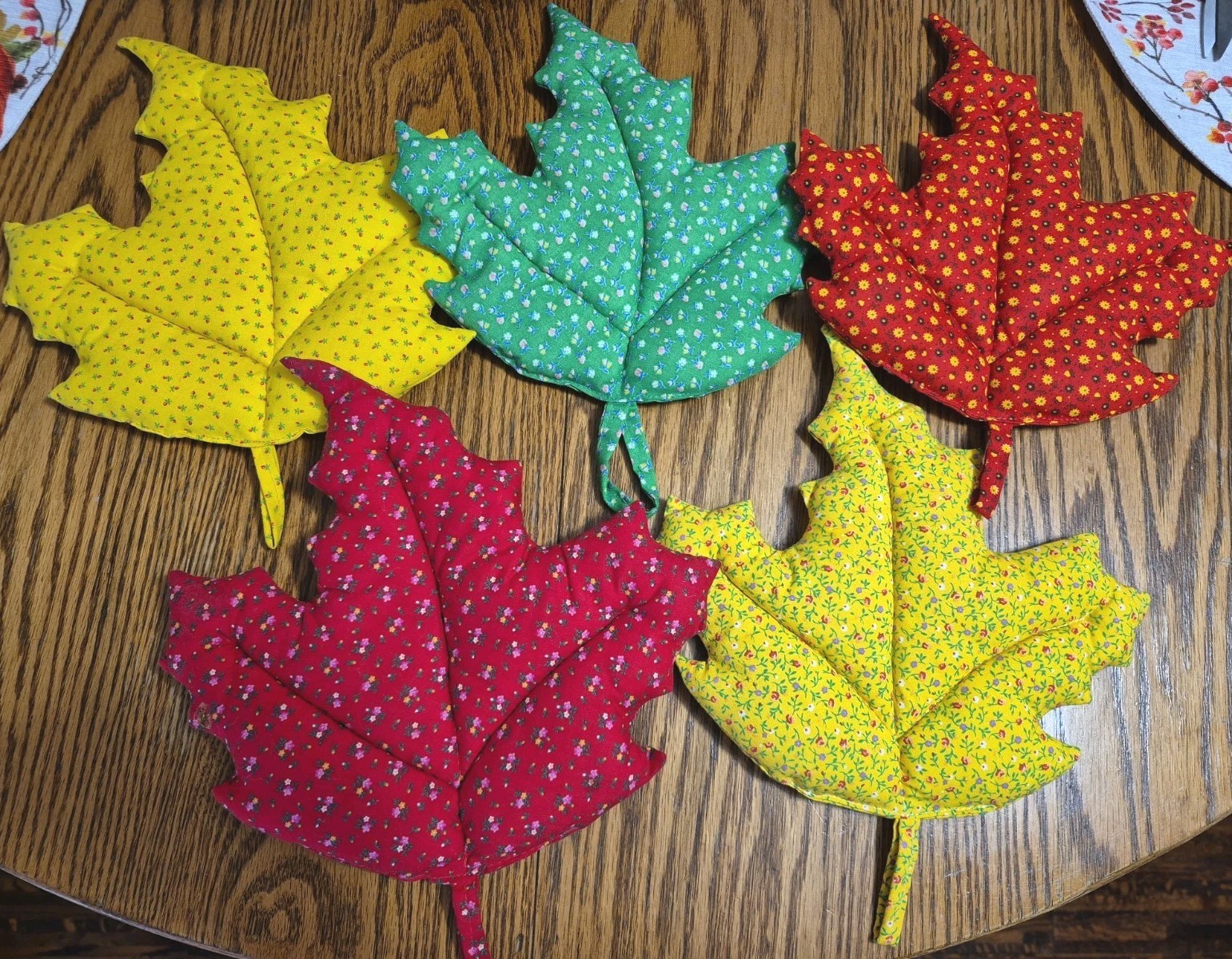 VINTAGE HANDMADE FALL POTHOLDERS AUTUMN LEAVES QUILTED FABRIC-LOT OF 5