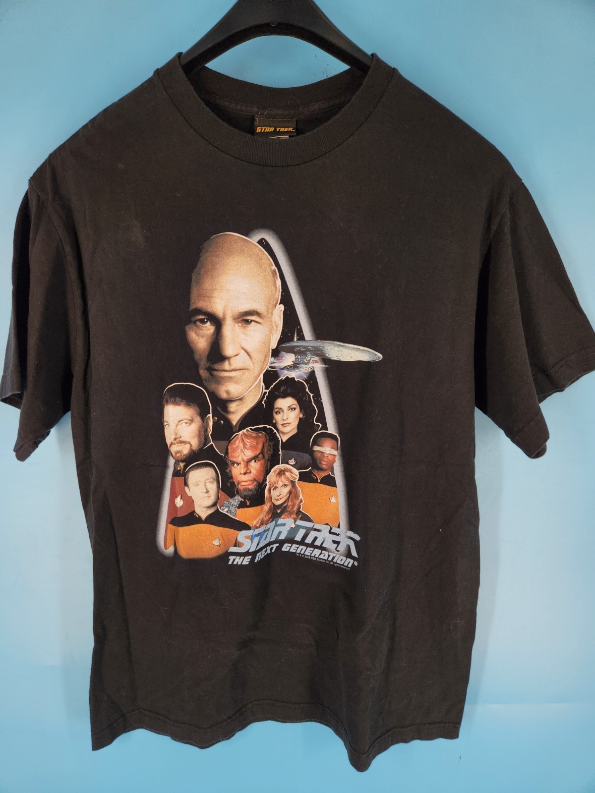 2008 T-SHIRT Star Trek: The Next Generation CAST & 1701-D on BLACK L