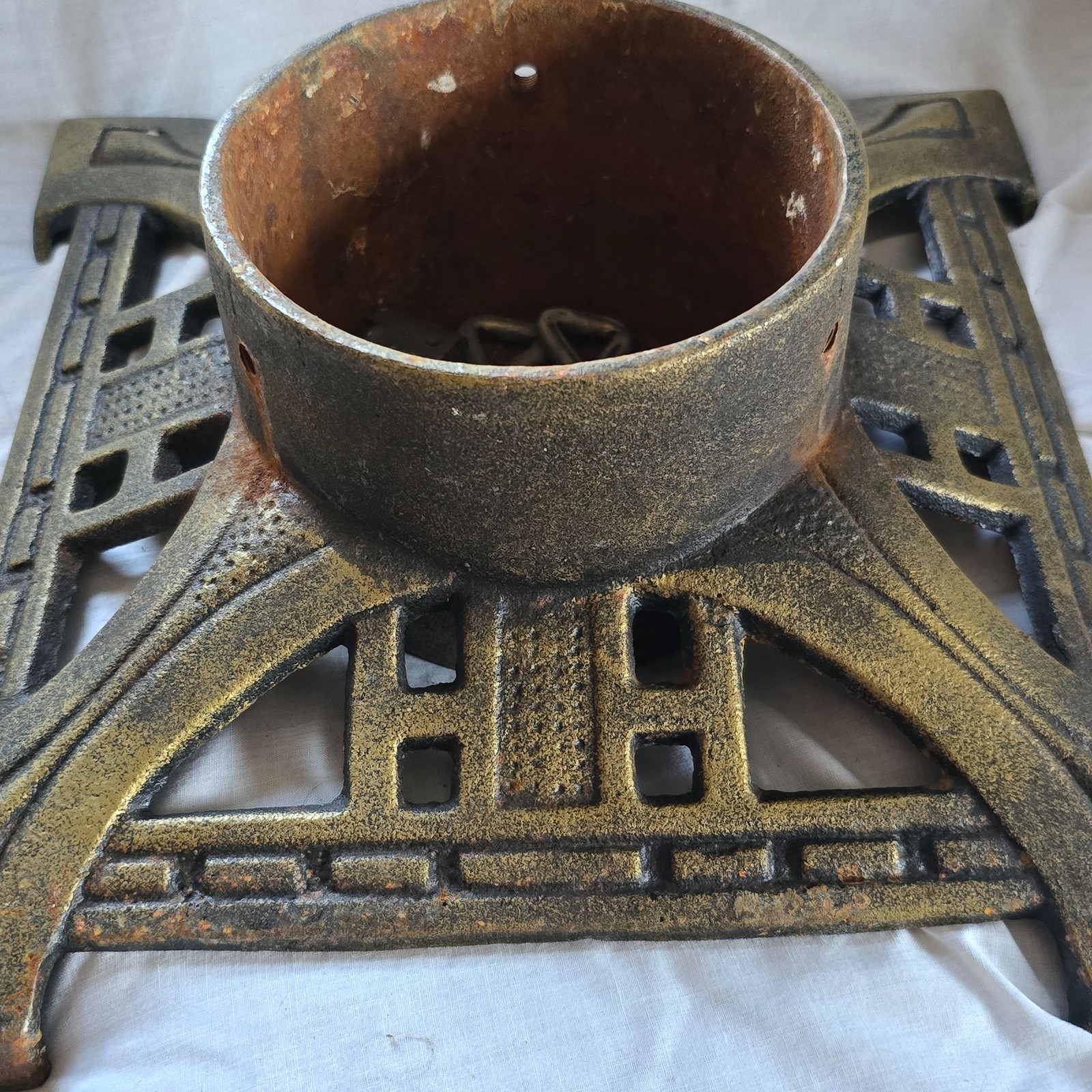 Vintage Castmaster Hand Finished Heavy-Duty Cast-Iron Christmas Tree Stand Gold