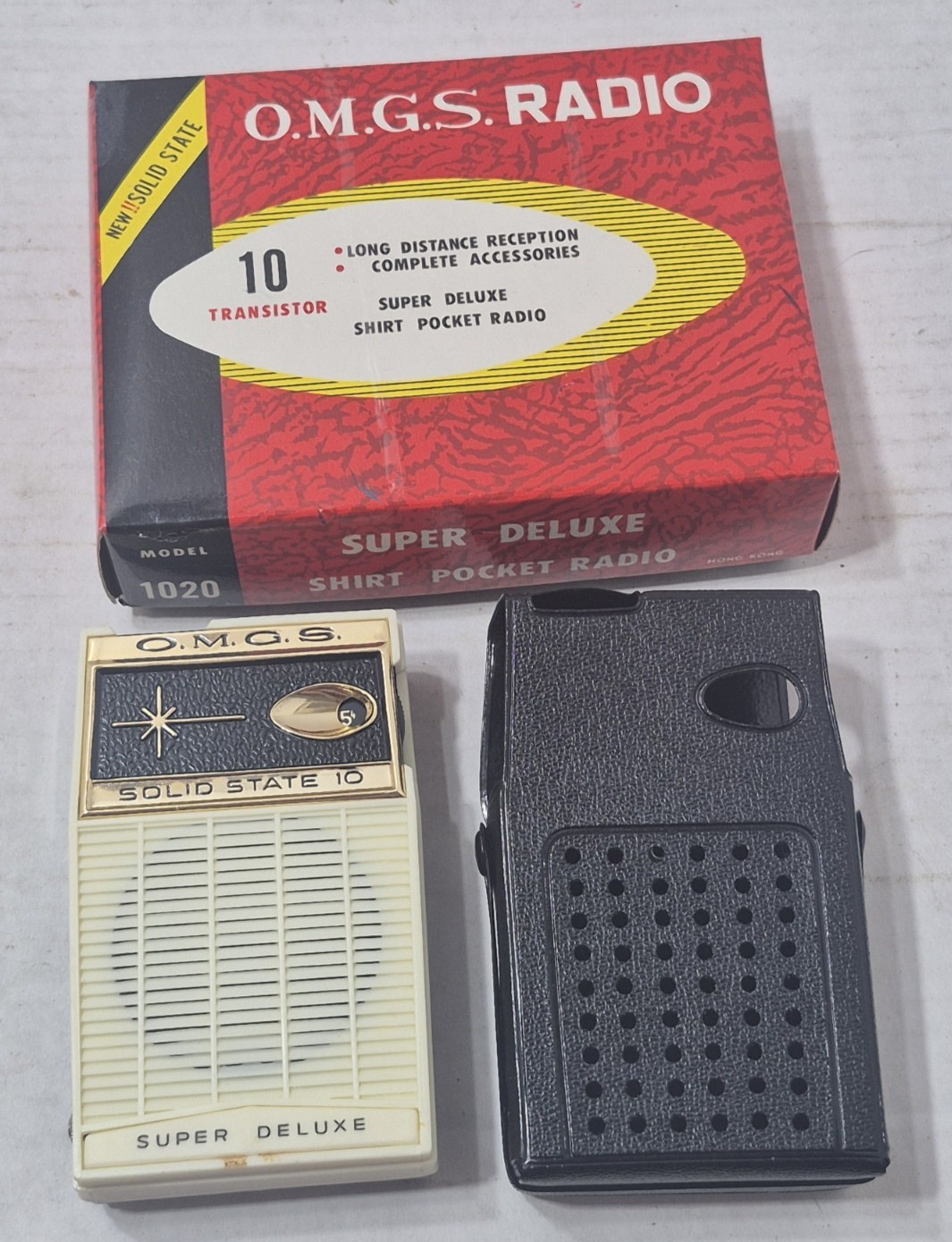Vintage O.M.G.S. Super Deluxe Shirt Pocket Radio Solid State 1020 Transistor Box