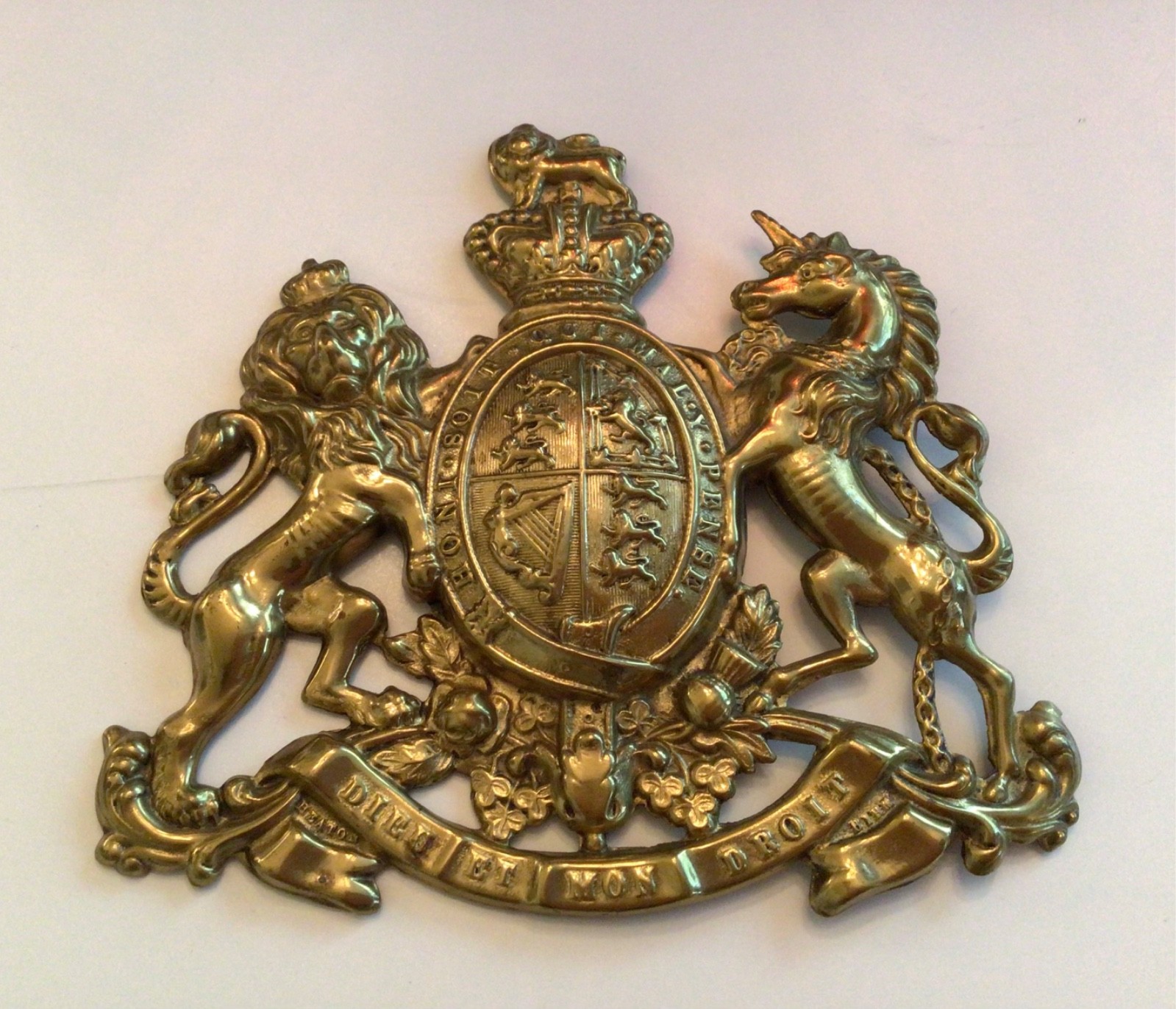 Antique 19th C Brass Plaque Coat Of Arms United Kingdom British Military Vtg
