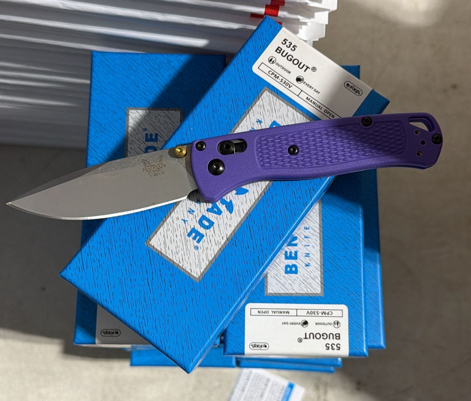 Benchmade 535 Bugout Folding Pocket Knife Purple Handle CPM-S30V Steel with Box