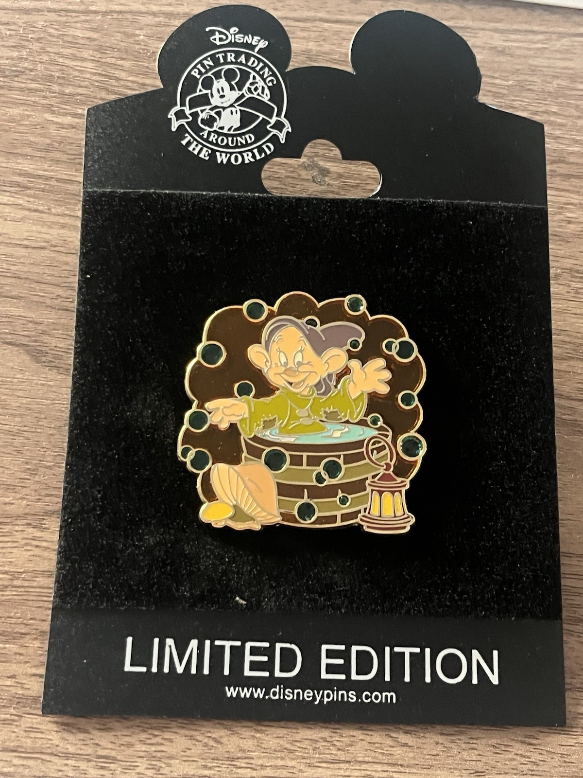 Disney Shopping Dopey Bath Time Fun Snow White LE 250 Pin RARE 2010