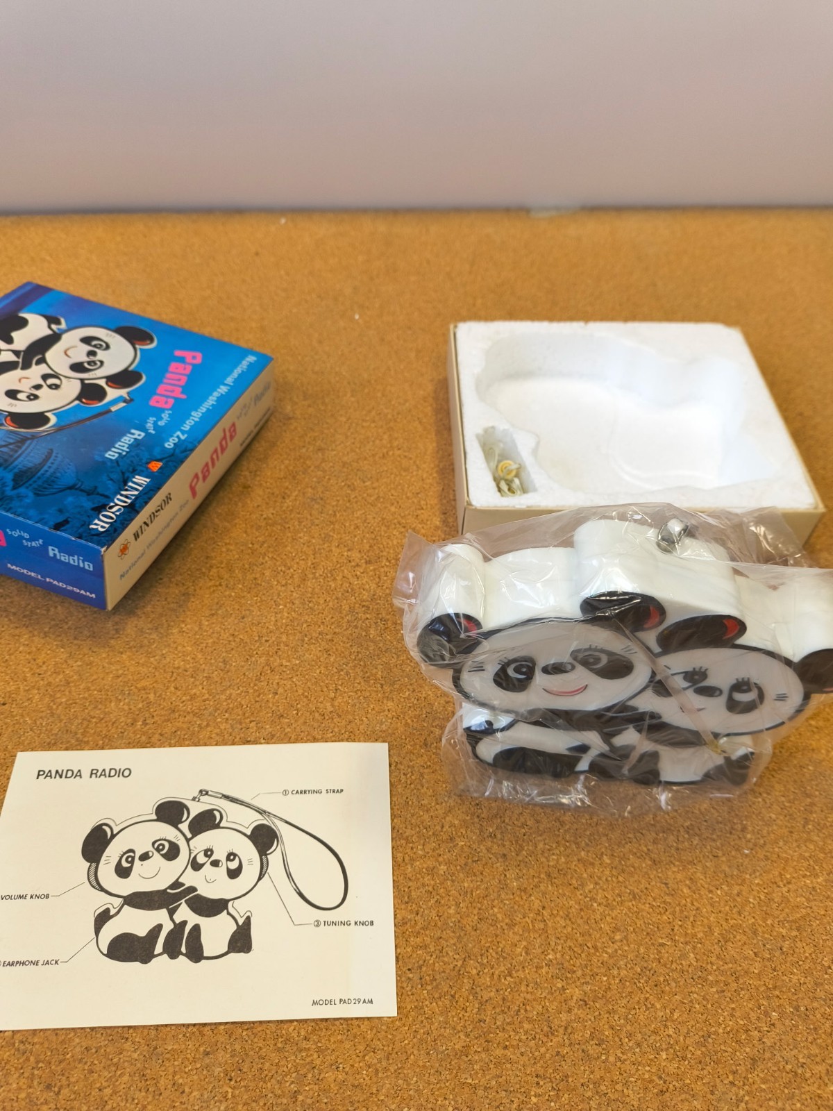 Windsor National Washington Zoo Panda Solid State AM Radio Model PAD20AM -NOB