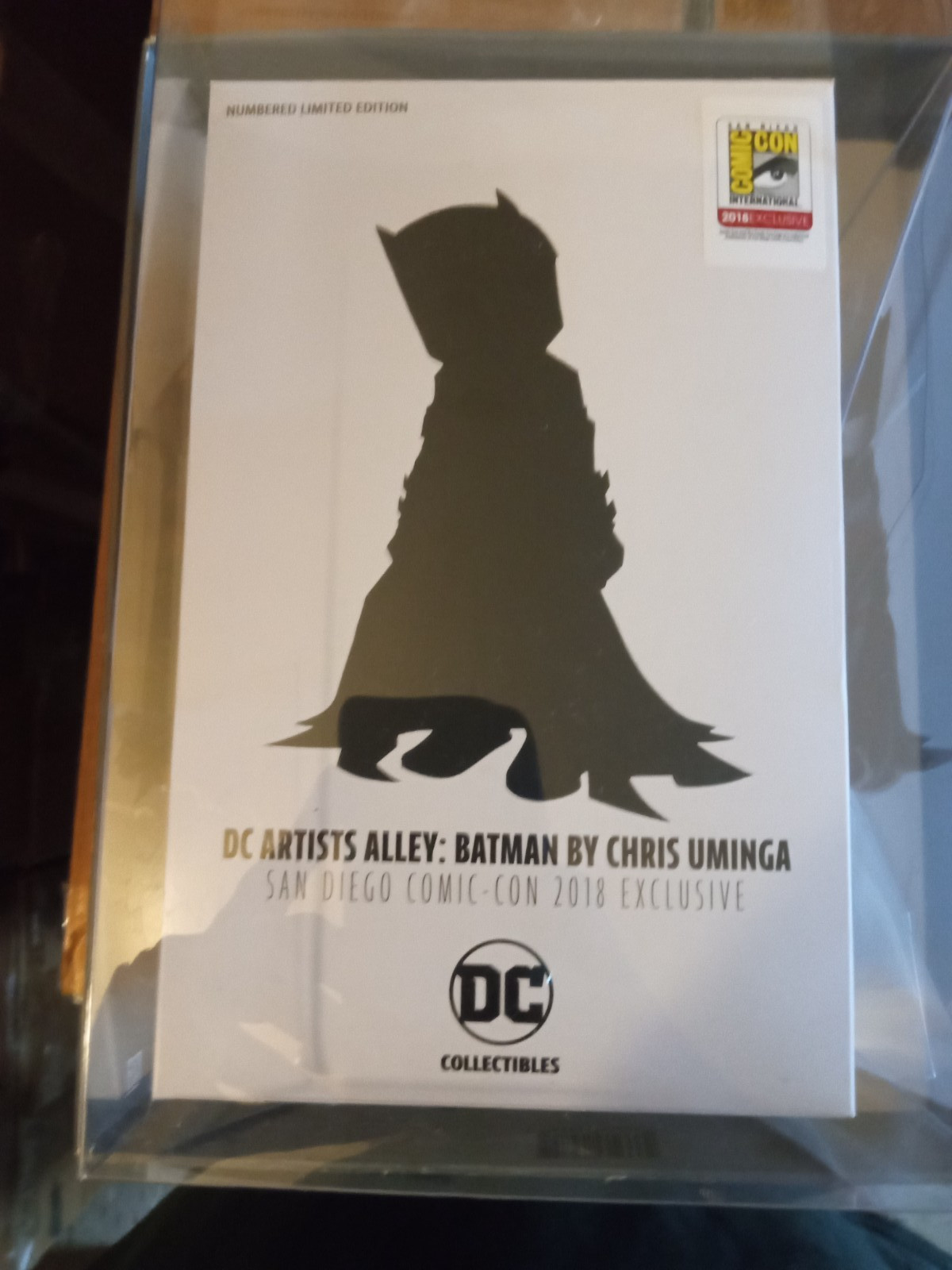 2018 SAN DEIGO C.C. EXC. DC ARTIST ALLEY BATMAN BY CHRIS UMINGA (B/G) (W/ PROT)