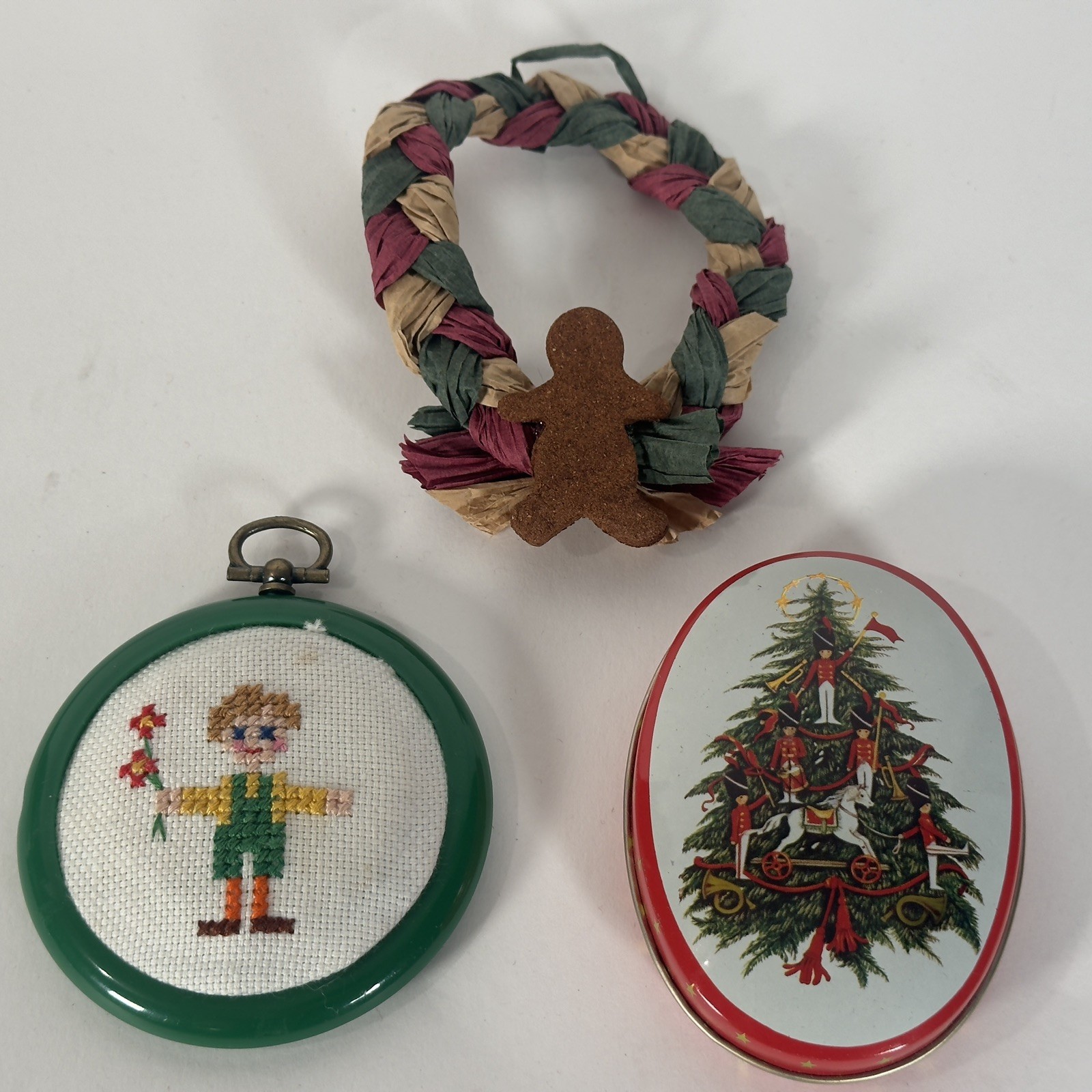 Vintage Christmas Ornament Lot Schmid Gordon Fraser 1984 Cross Stitch Wreath