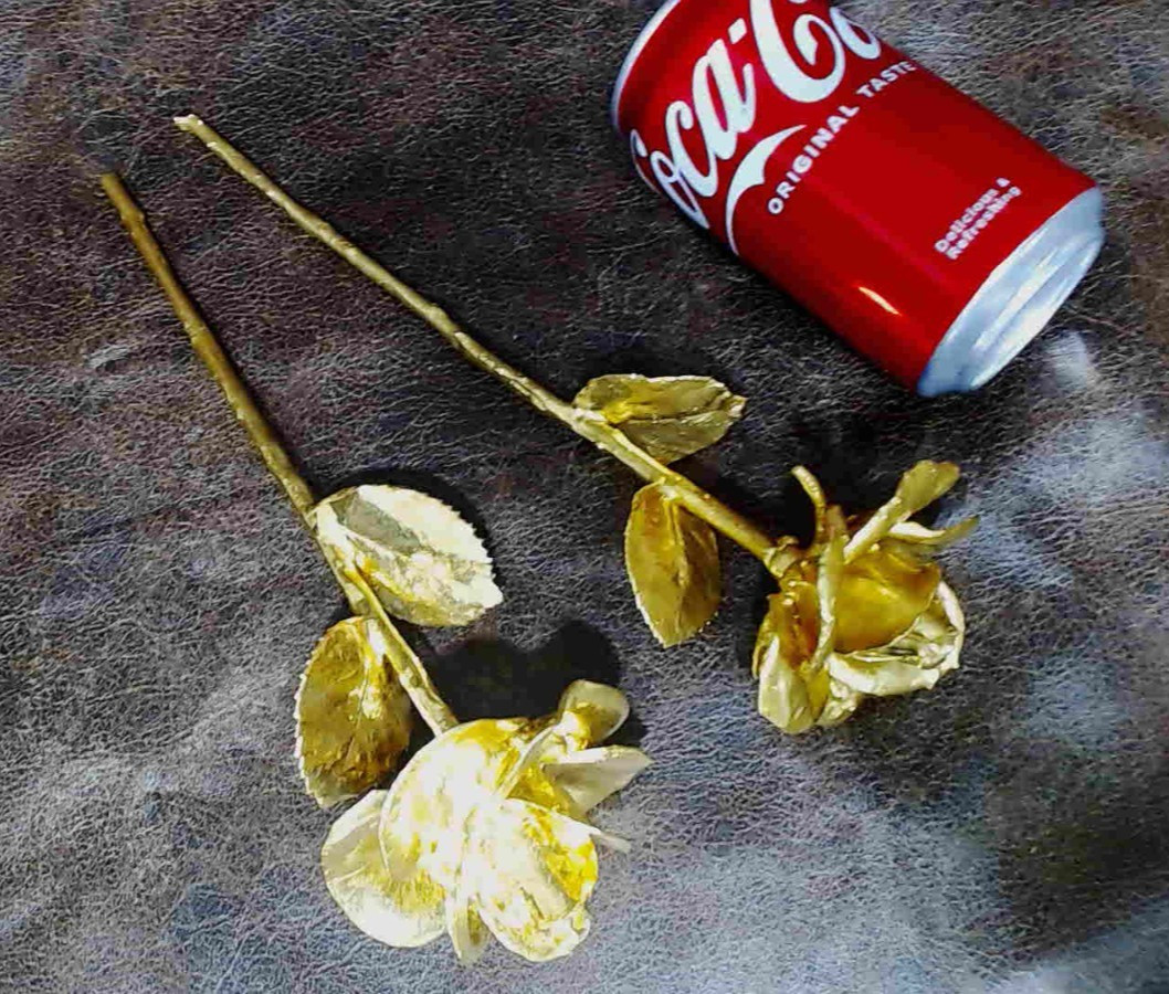 VINTAGE PAIR OF 24 KT GOLD DIPPED REAL AMERICAN ROSES 11-1/4