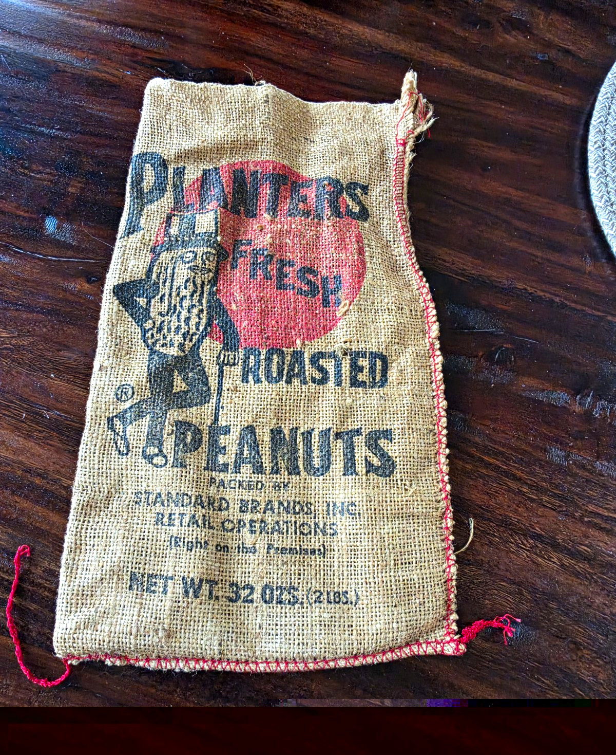 Planters Nuts Burlap Advertising Bag Fresh Roasted Peanuts 32 oz Beige/Red