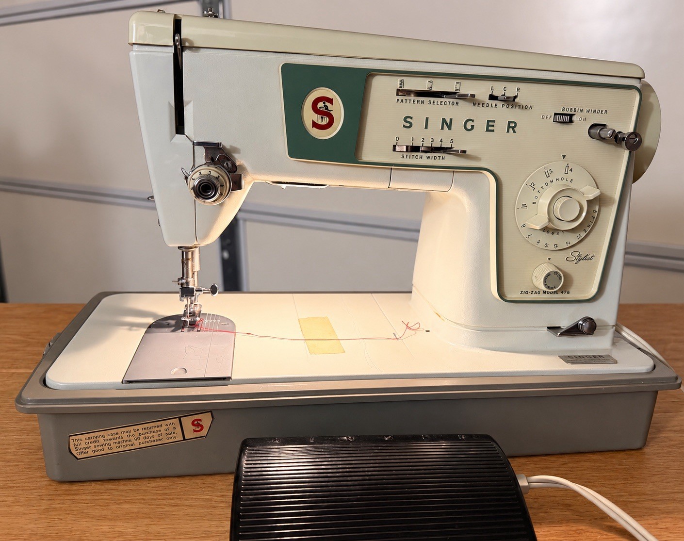 Vintage Singer Stylist 476 Zig Zag Sewing Machine Working w/ Case Foot Pedal