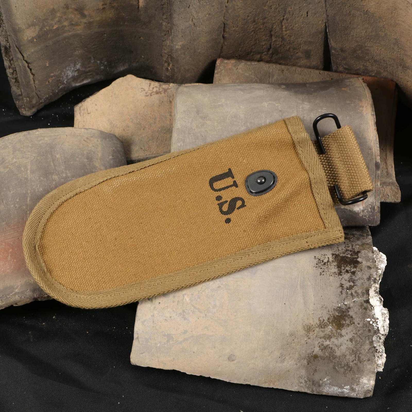 WW2 US Wire Cutter Pouch M-1943 Khaki with U.S. Mark