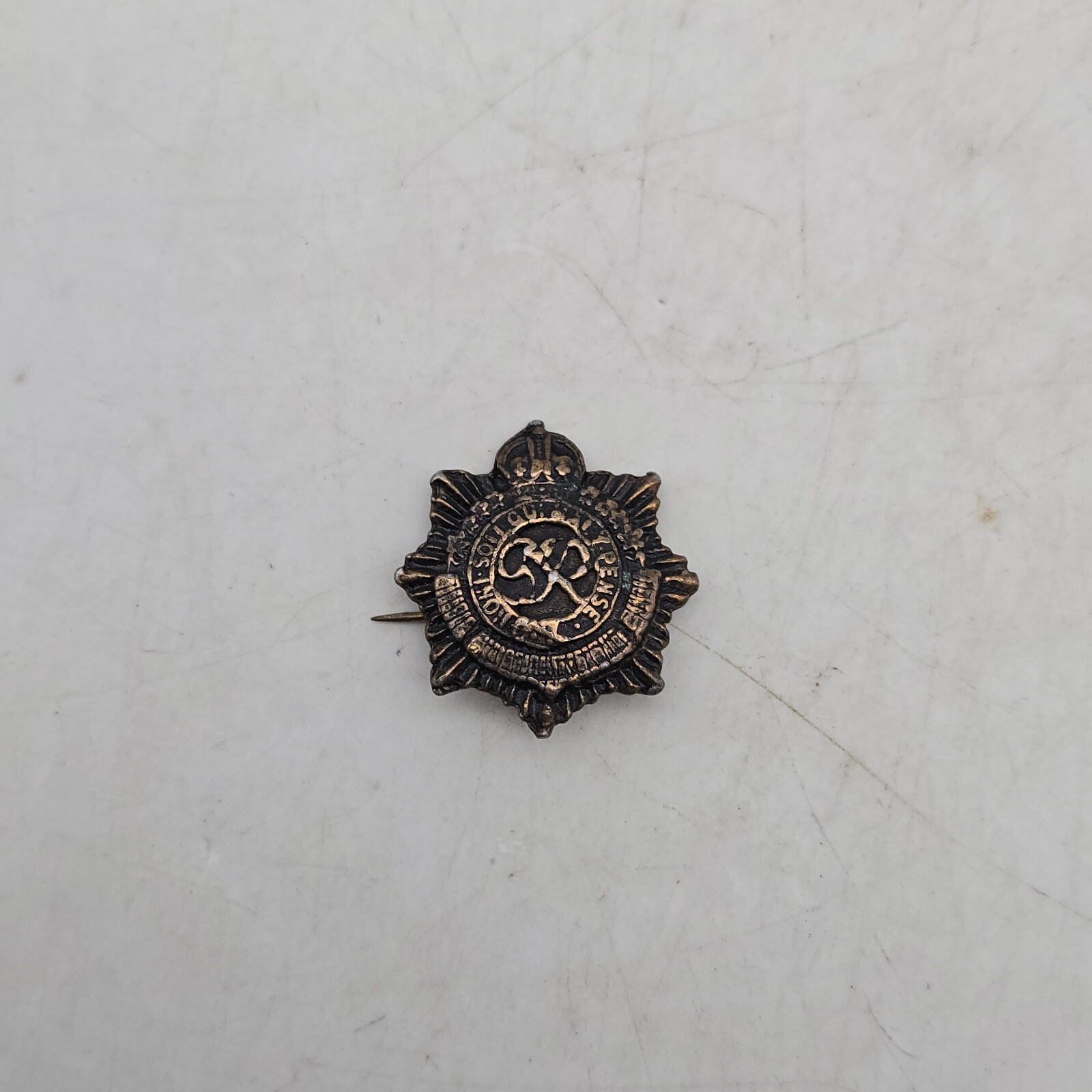 Vintage WWII WW2 Canadian British Royal Army Service Cap Badge Pin