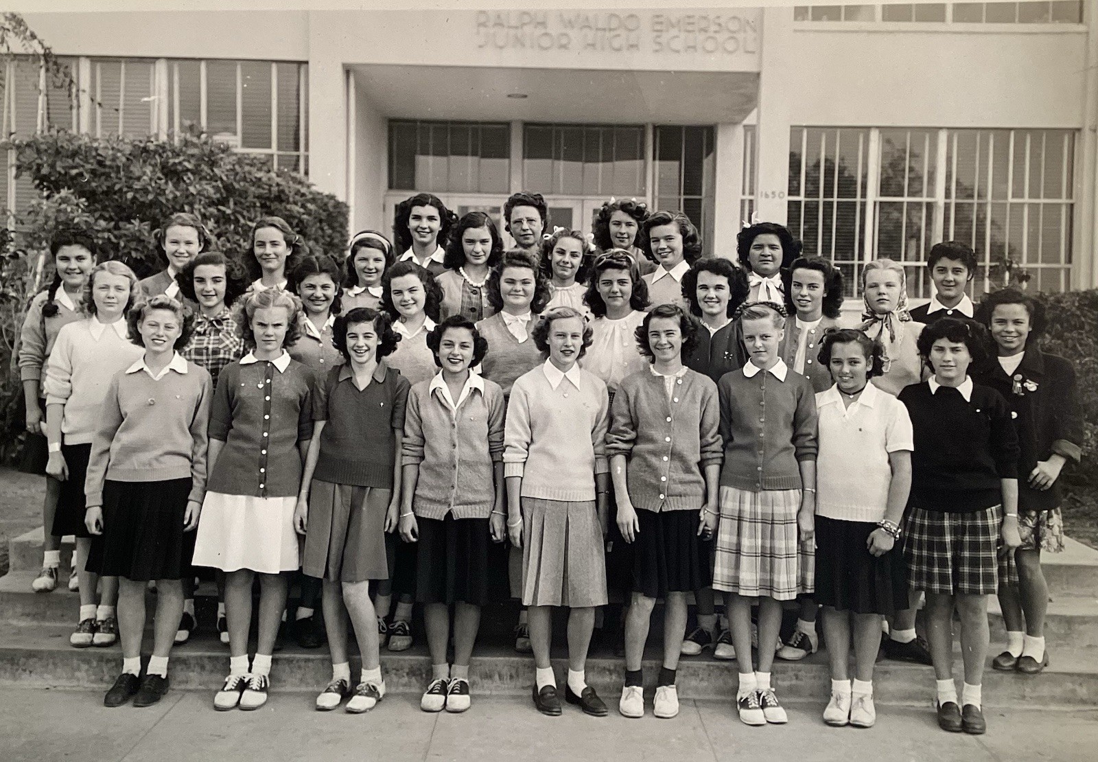 VTG 1940’s PHOTO RALPH WALDO EMERSON JUNIOR HIGH SCHOOL GIRLS CLASS Los Angeles
