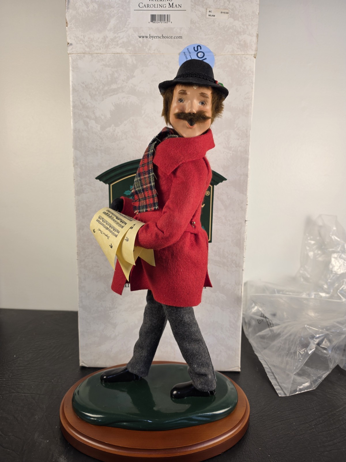 Vintage 2012 Byers Choice,Carolers holding his sheet of music,13\
