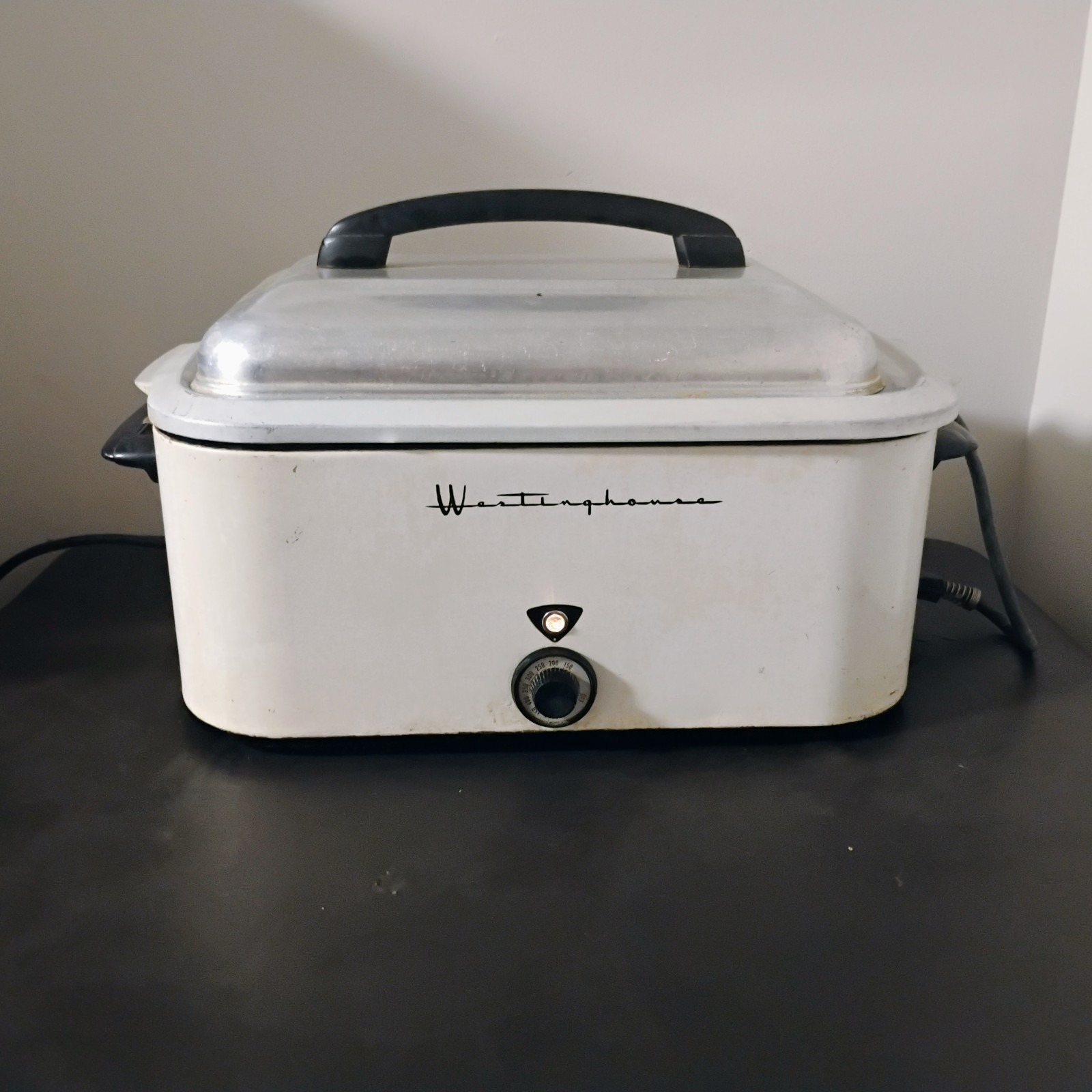 Vintage 1950s/1960s Westinghouse Roaster Oven Model RO-29 Made In Mansfield Ohio