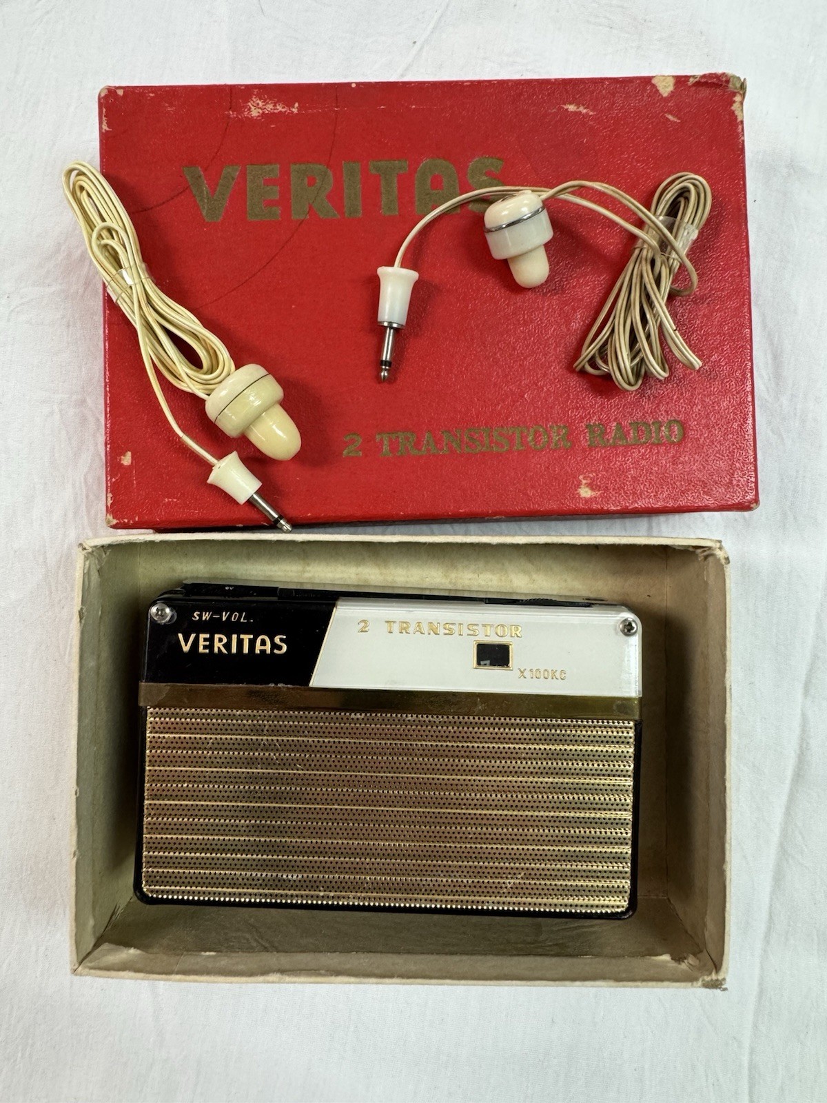 Vintage Veritas Two 2 Transistor Boy's Radio Japan Black White & Gold EXC Rare