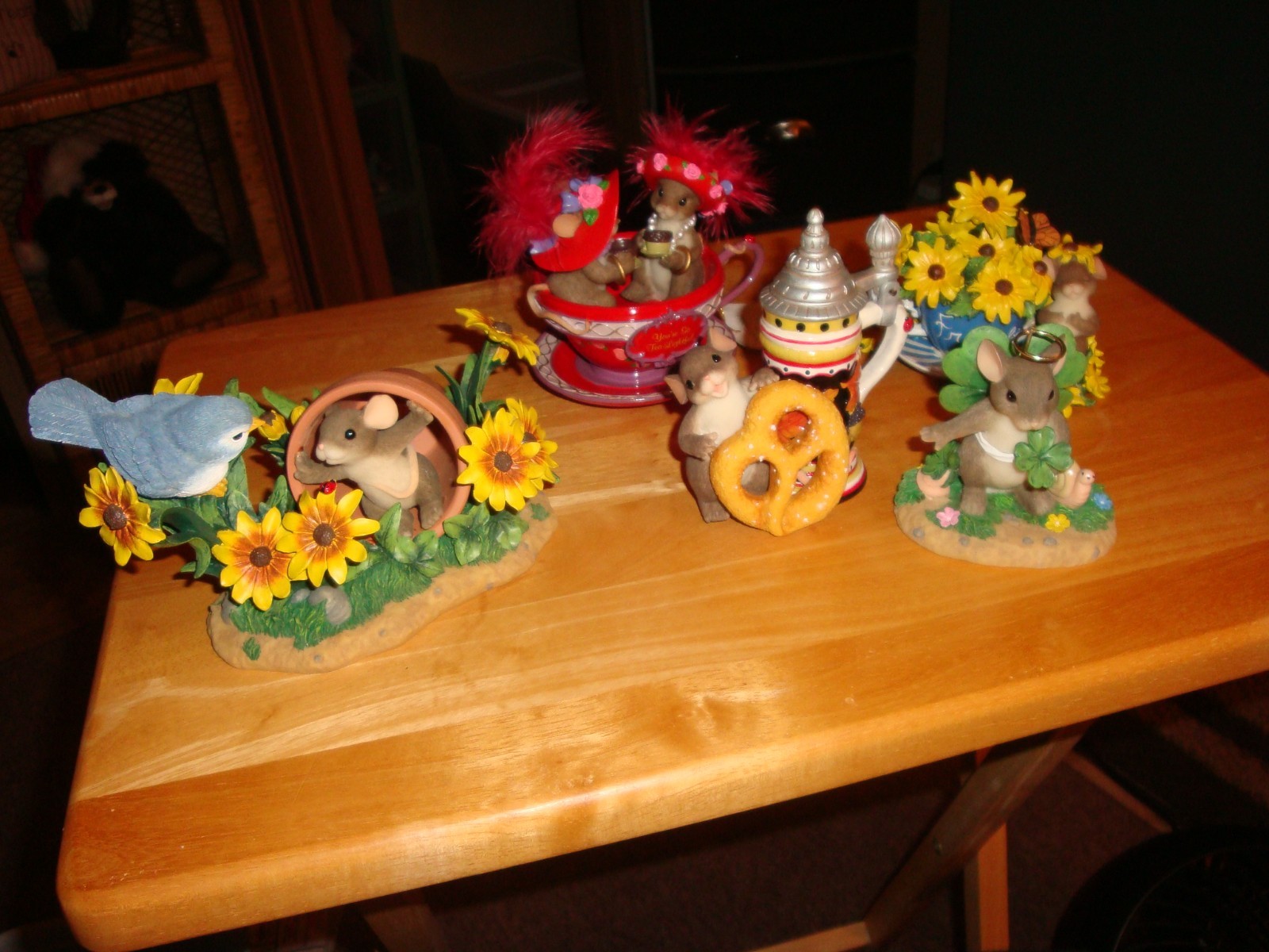 CHARMING TAIL LOT OF FIVE DIFFERENT MOUSE FIGURINES DEAN GRIFF STEIN FLOWERS
