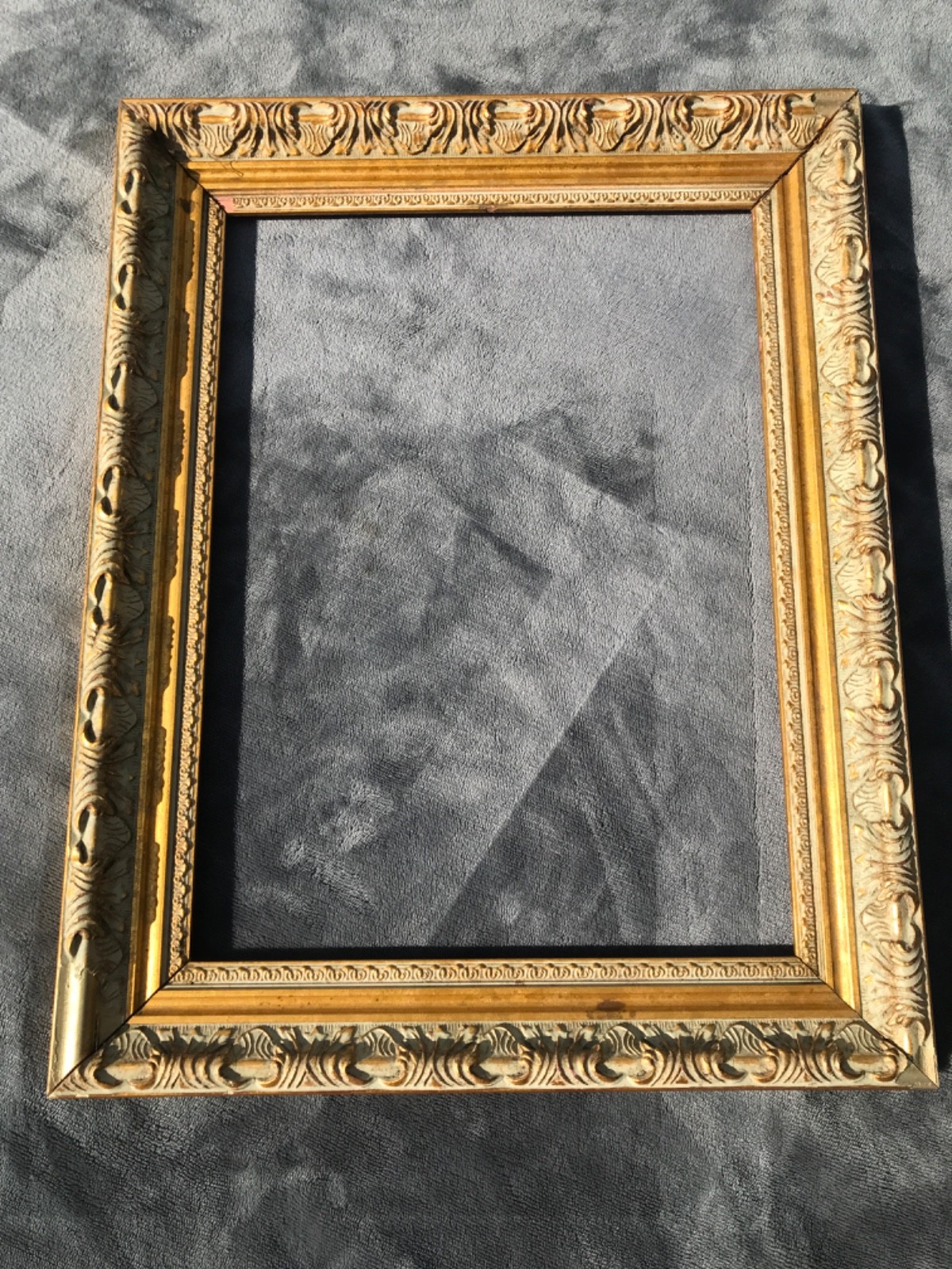 ornate vintage gold gilt wooden frame 12x16