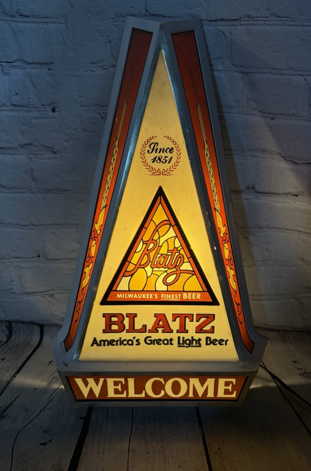 Vintage Blatz Beer Lighted Sign Welcome Milwaukee's Finest Beer Heileman Brewing