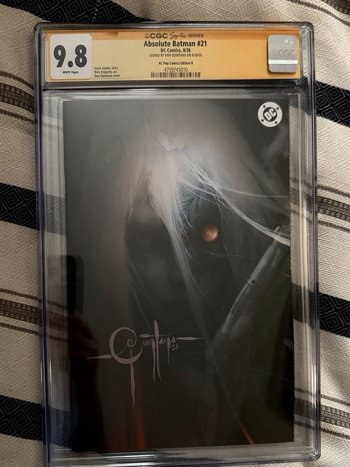 Absolute Batman #21 Dan Quintana Pink Signed Virgin CGC 9.8 Sig Series