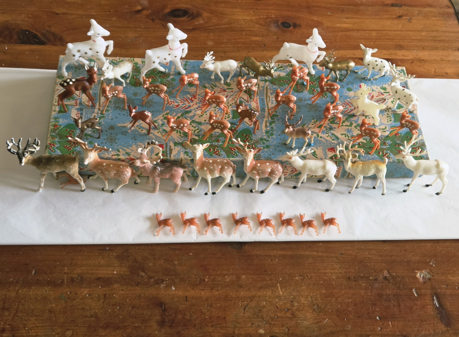 Vtg Lot of 45 Plastic Reindeer ~ Various Sizes From Tiny To Medium ~ HONG KONG