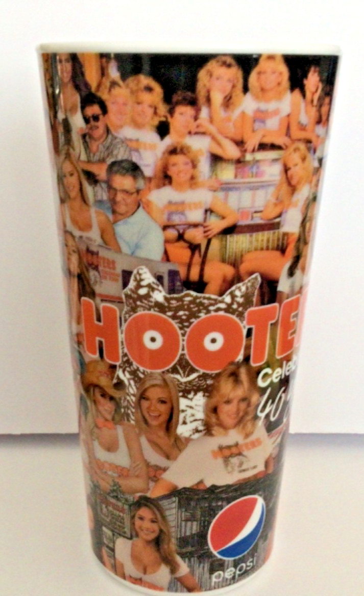 New 2023 Hooters 40 Year Anniversary Photos Collectible Cup Tumbler w/ lid