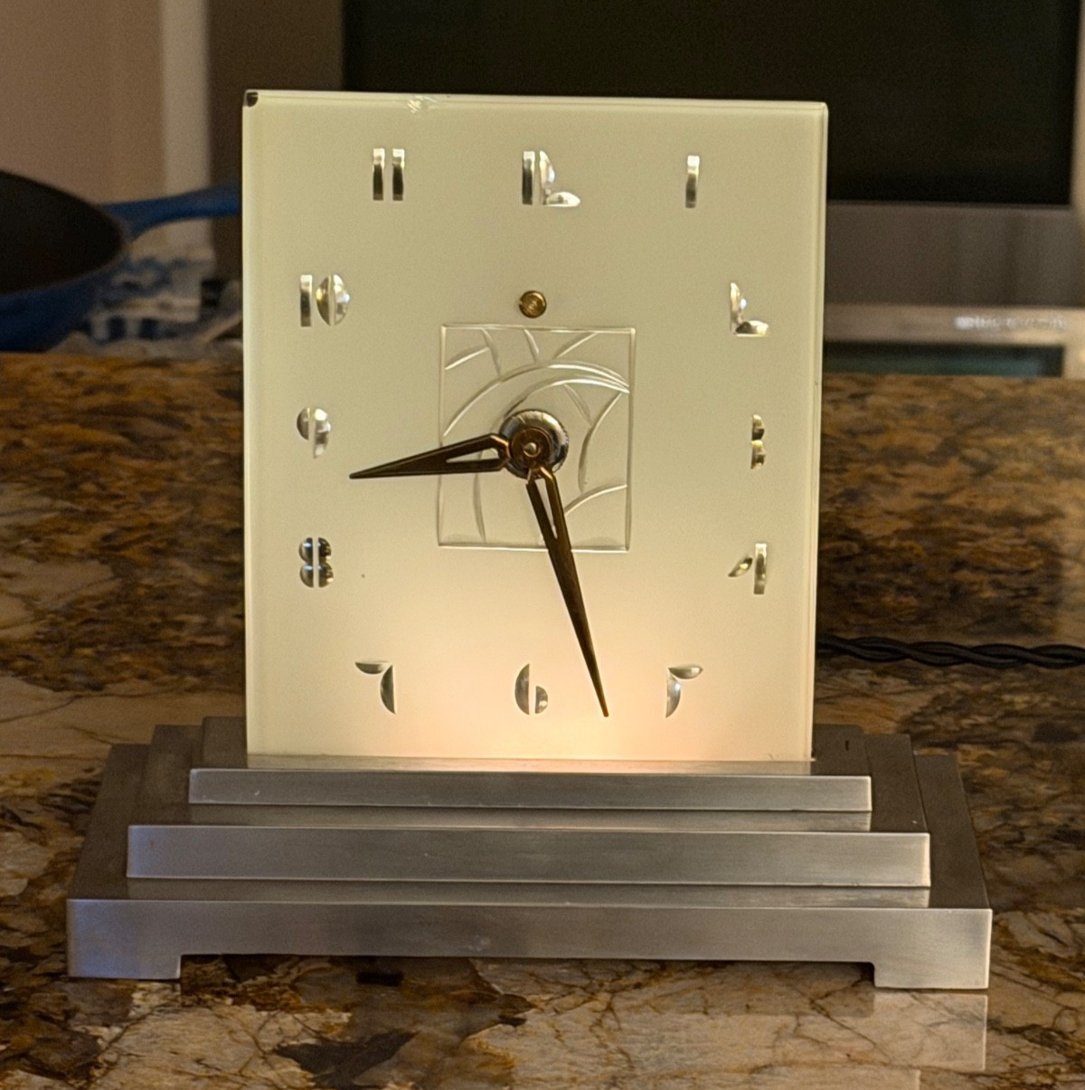 Very Rare GE 4H72 “Breton” Art Deco Illuminated Glass Clock  1937–1939
