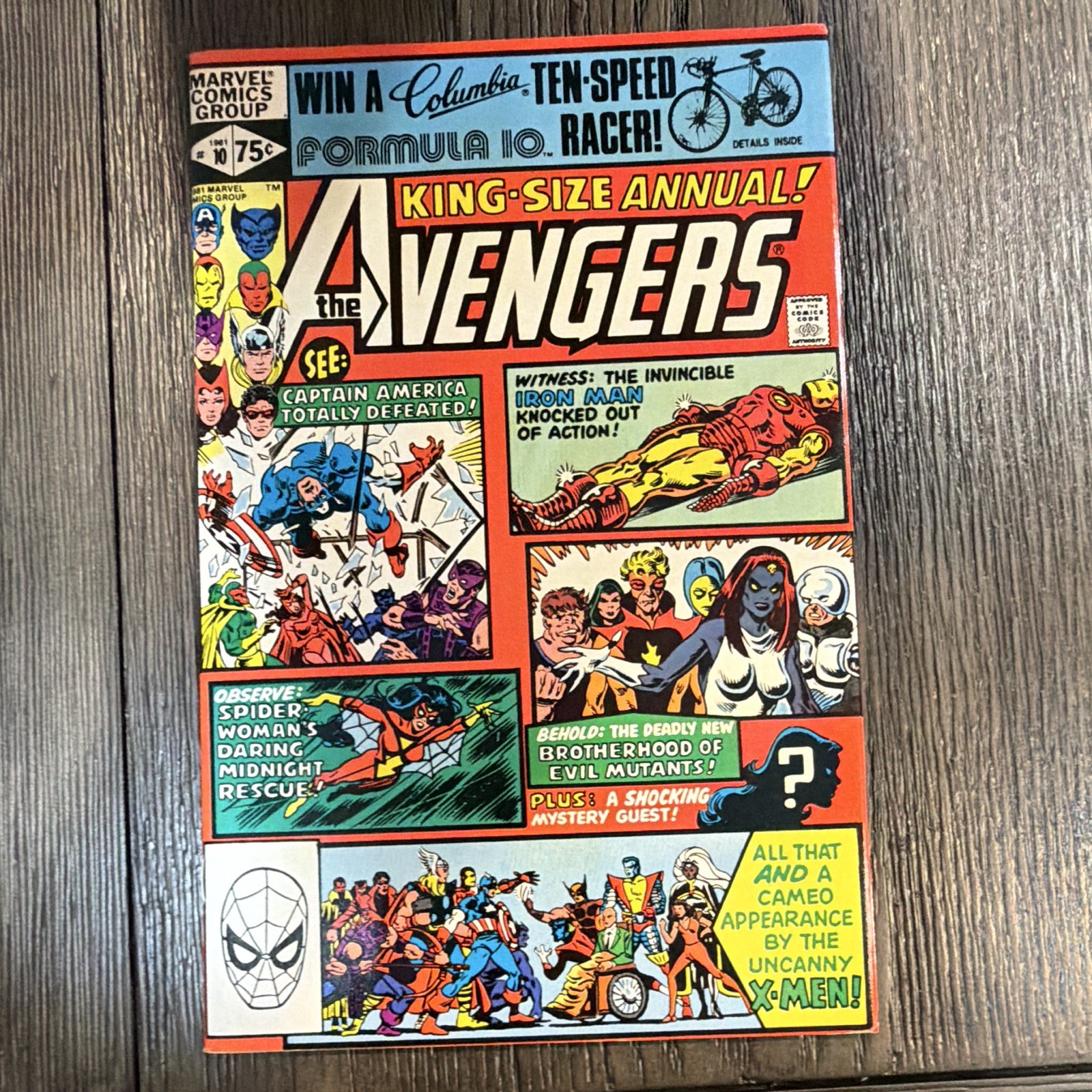 Marvel The Avengers King-Size Annual #10 NM 1st APP of Rogue