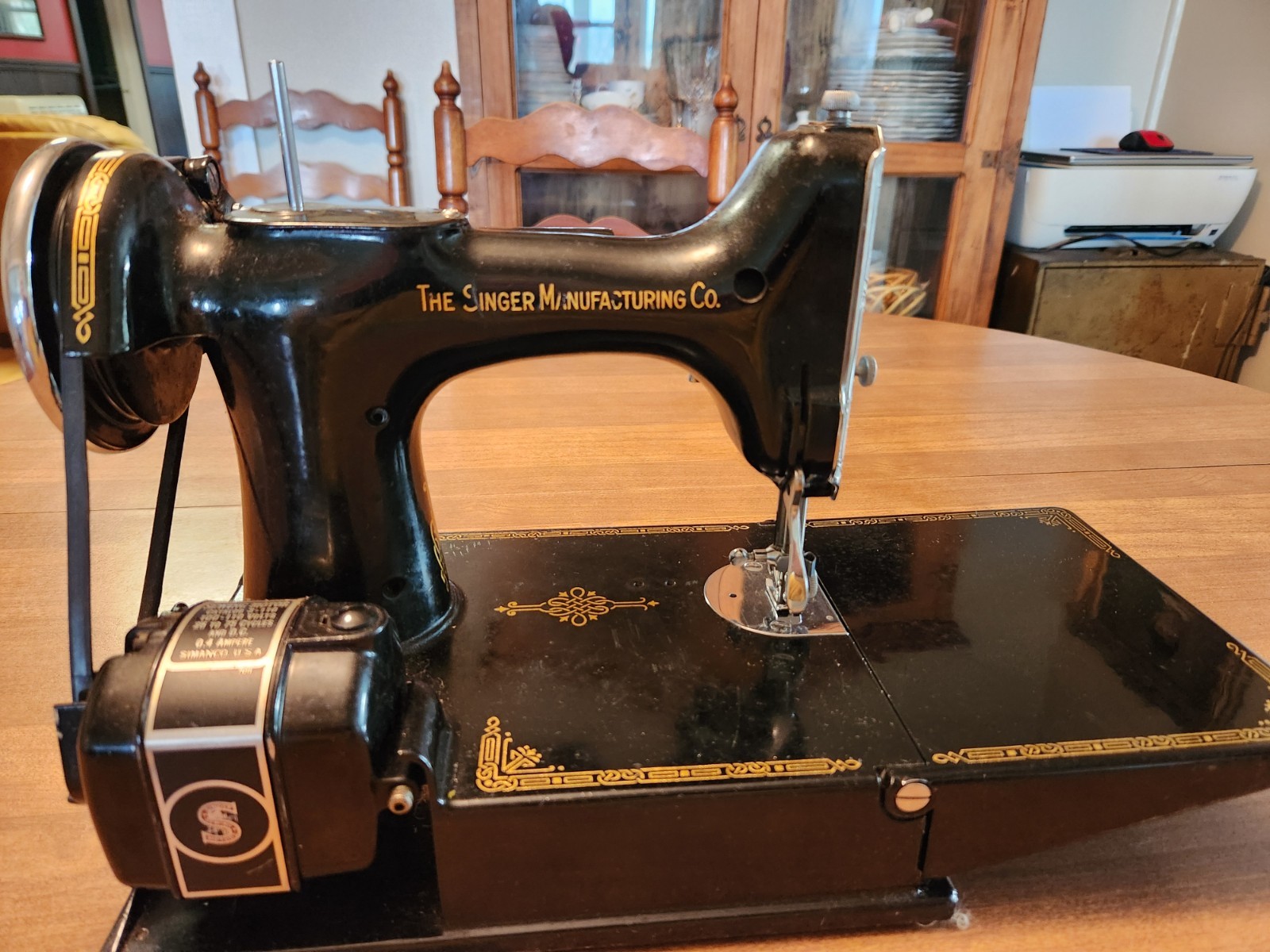Vintage 1939 Singer Sewing Machine Ex Working Condition w Hard Case