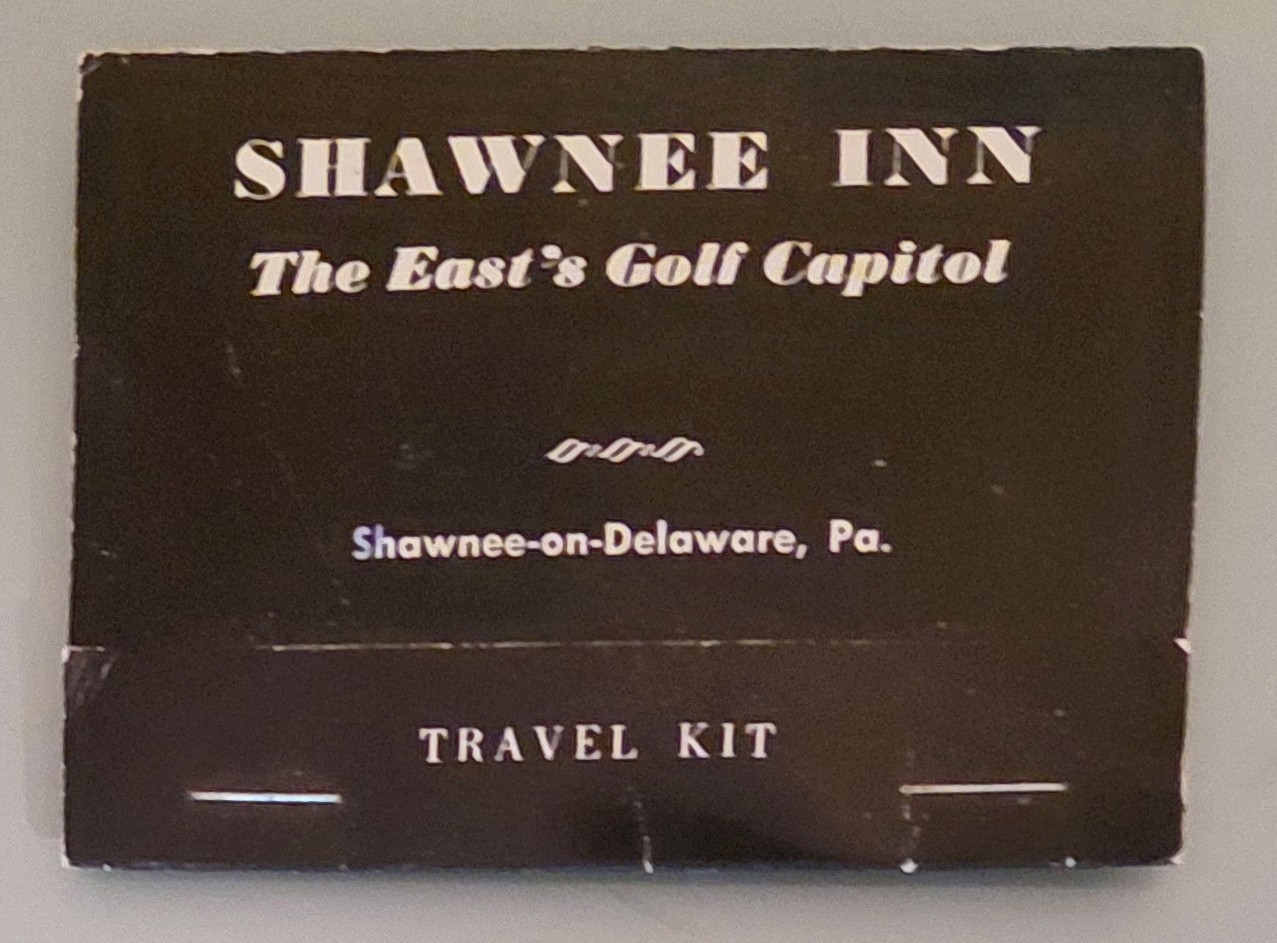 VTG SHAWNEE INN THE EAST\'S GOLF CAPITOL SEWING TRAVEL KIT 2 ½” T 3 ½” W