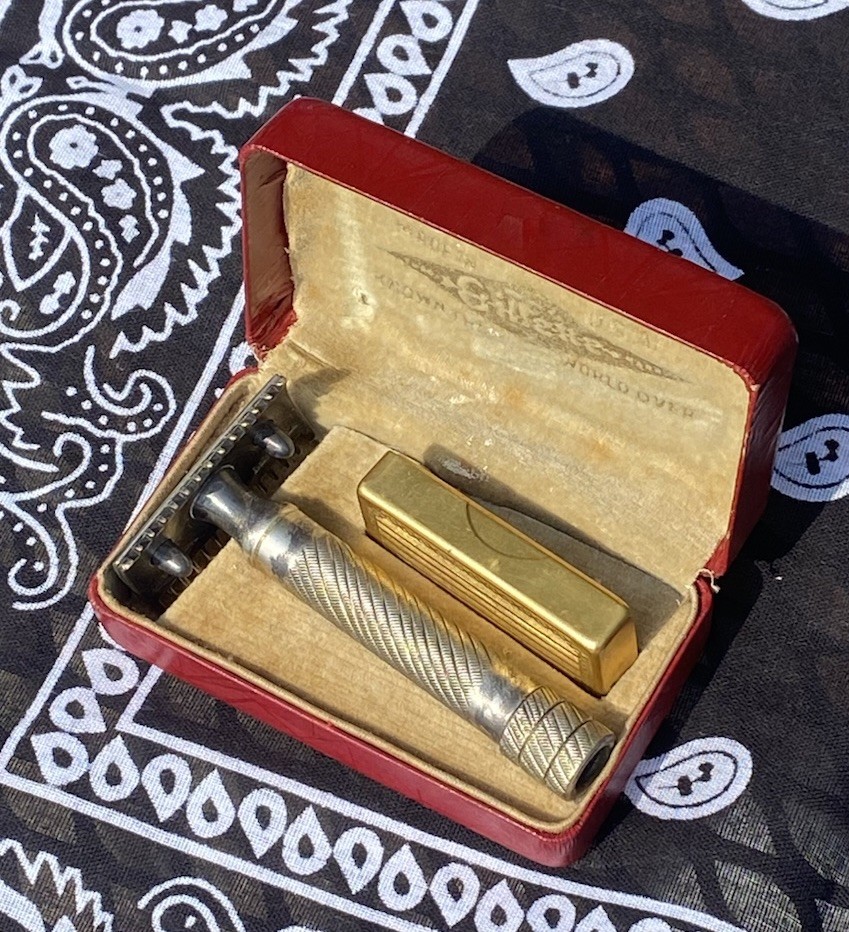 Vintage Antique 3-Piece Gillette BULLDOG Safety Razor (M 34512) +mismatched Case