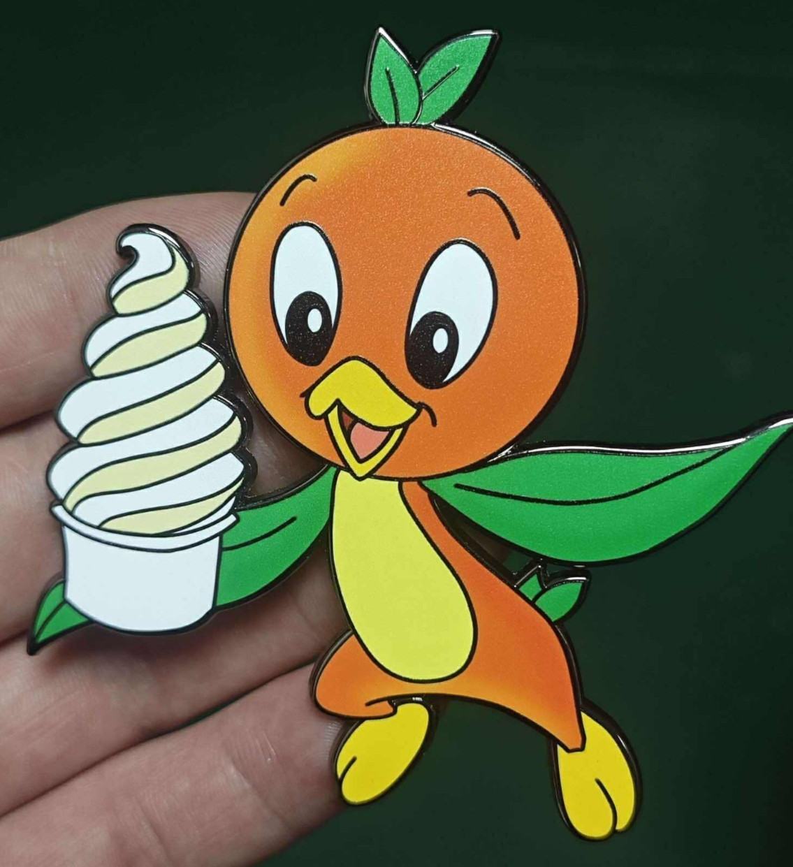 PIN ORANGE BIRD CARRYING A DOLE WHIP 3 INCH JUMBO FANTASY ADVENTURELAND NEW PIN ORANGE BIRD CARRYING A DOLE WHIP 3 INCH JUMBO FANTASY ADVENTURELAND NEW