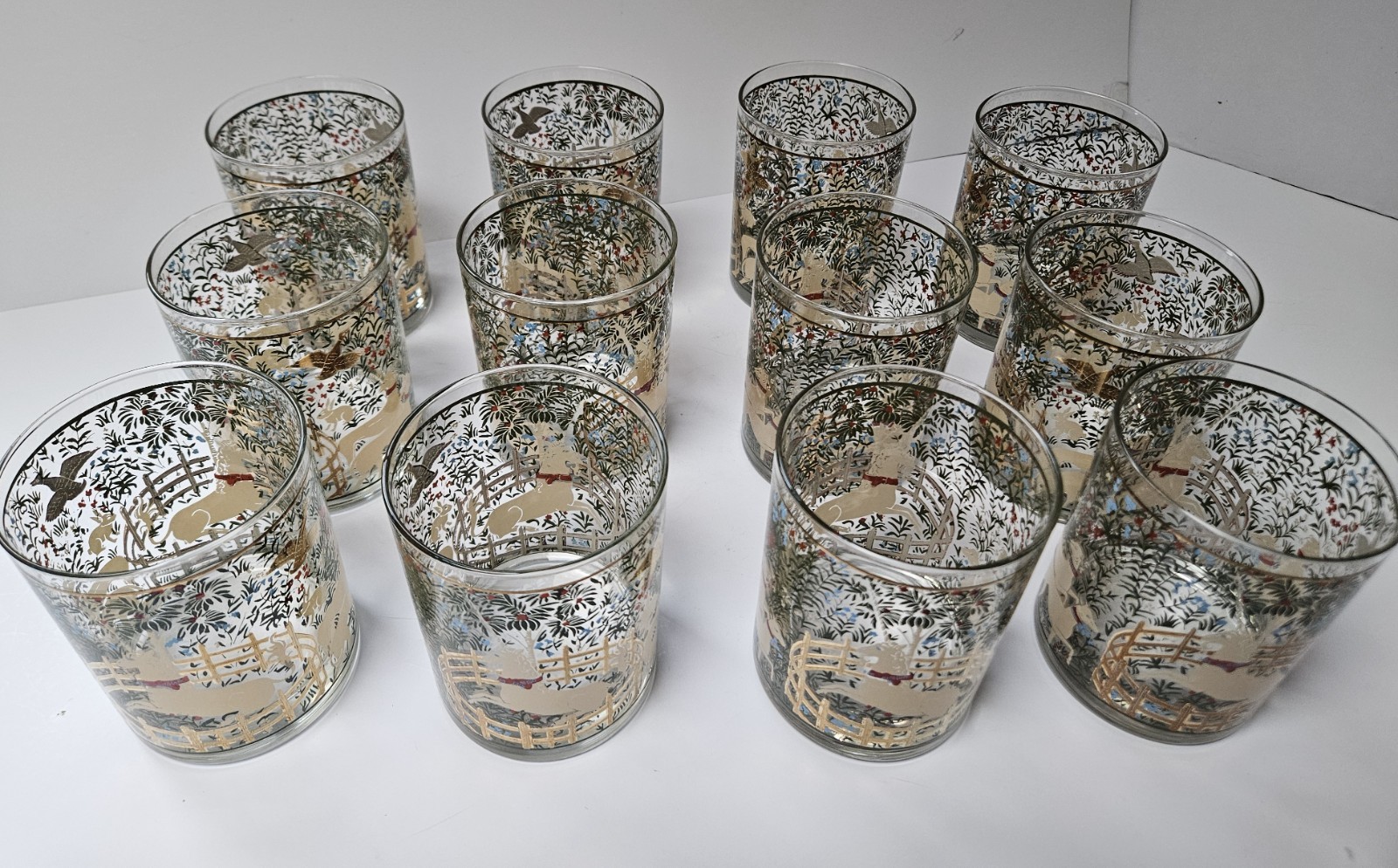 Set of 12 VTG Cera Glass Hunt of the Unicorn Captivity Glasses MCM 22k Gold Bar