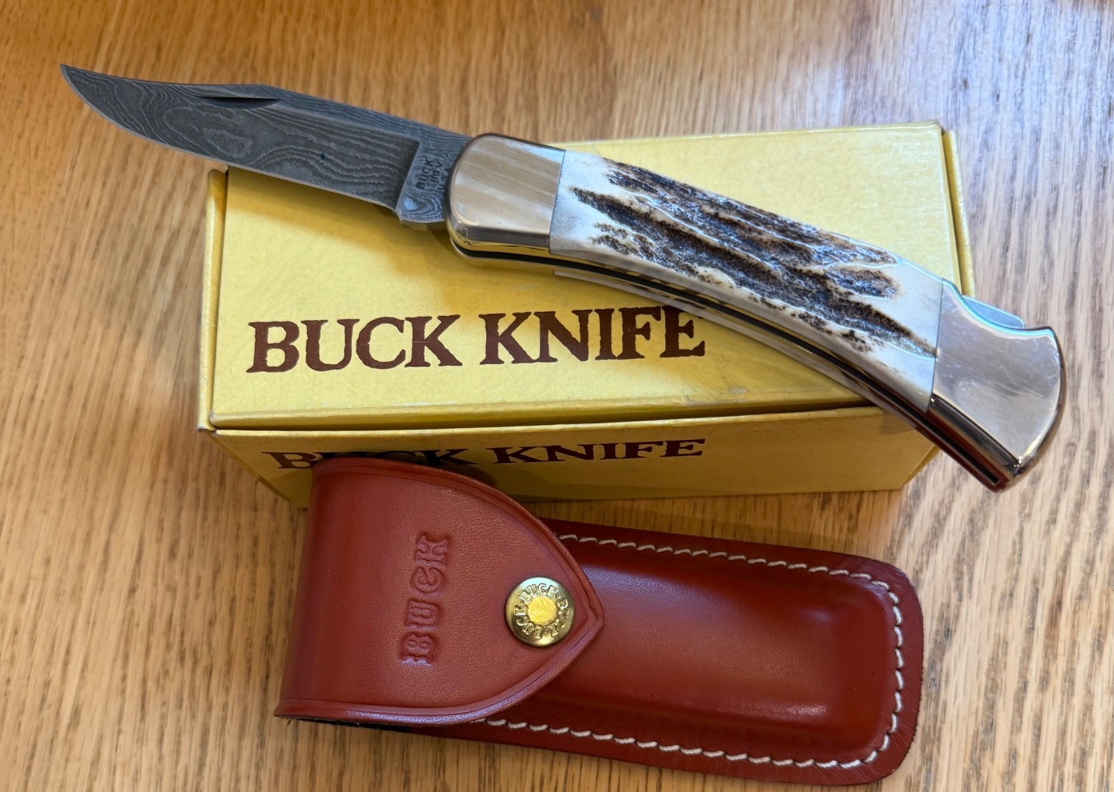 STUNNING VINTAGE BUCK STAG DAMASCUS 110 KNIFE NEVER USED IN BOX    N29