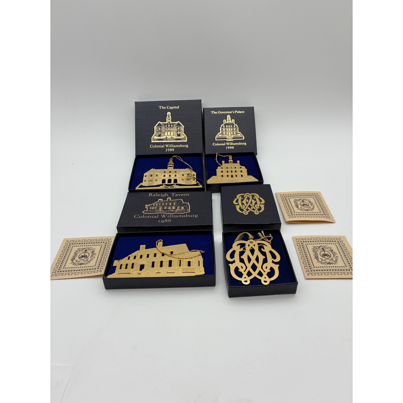 4pc Colonial Williamsburg Gold tone Ornaments 1988 1989 1990 Capitol Tavern