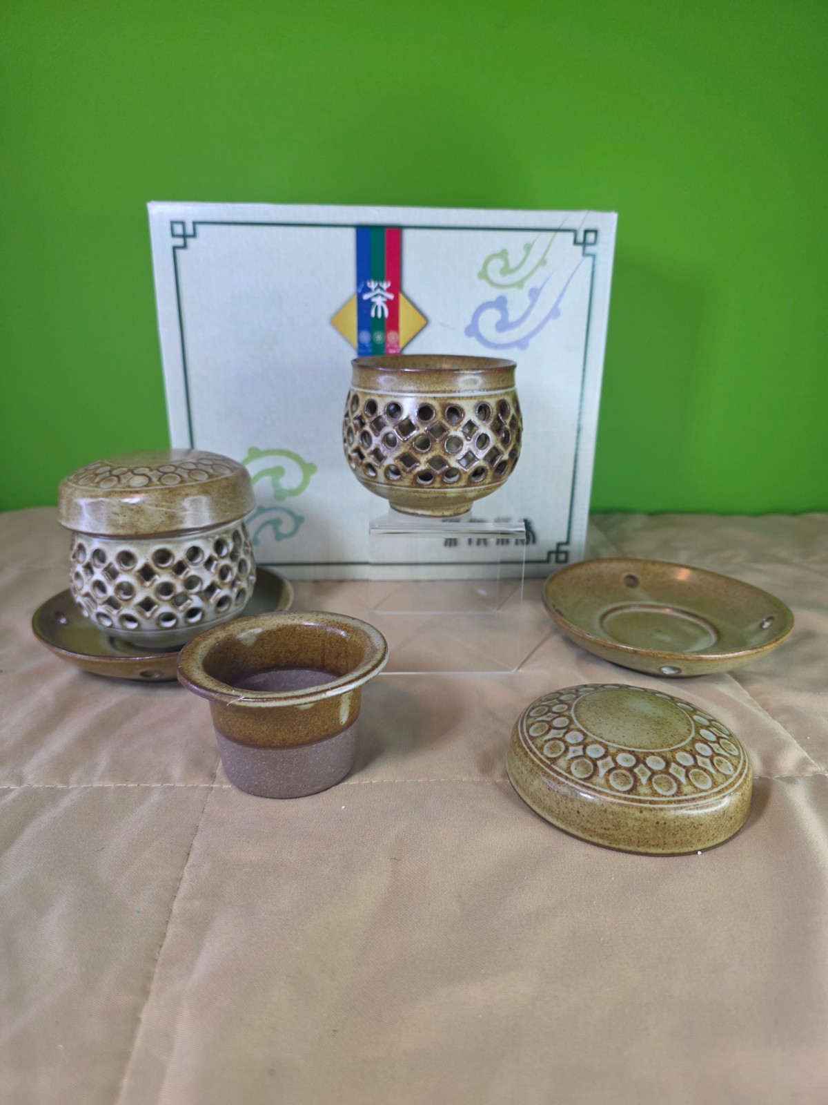 Korean Traditional Ceramic Tea Set 8 Piece 2 Cups Infusers Saucers Lids Boxed
