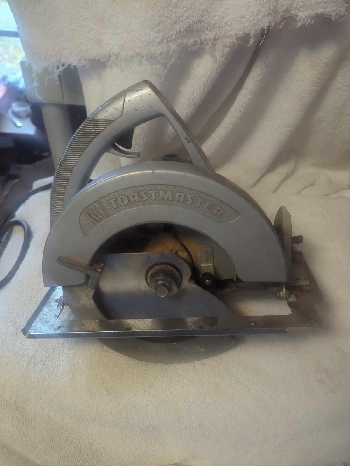 VINTAGE TOASTMASTER 8.0 AMP 5000 RPM 7 1/4 CIRCULAR SAW 5527 (rare )  Works 