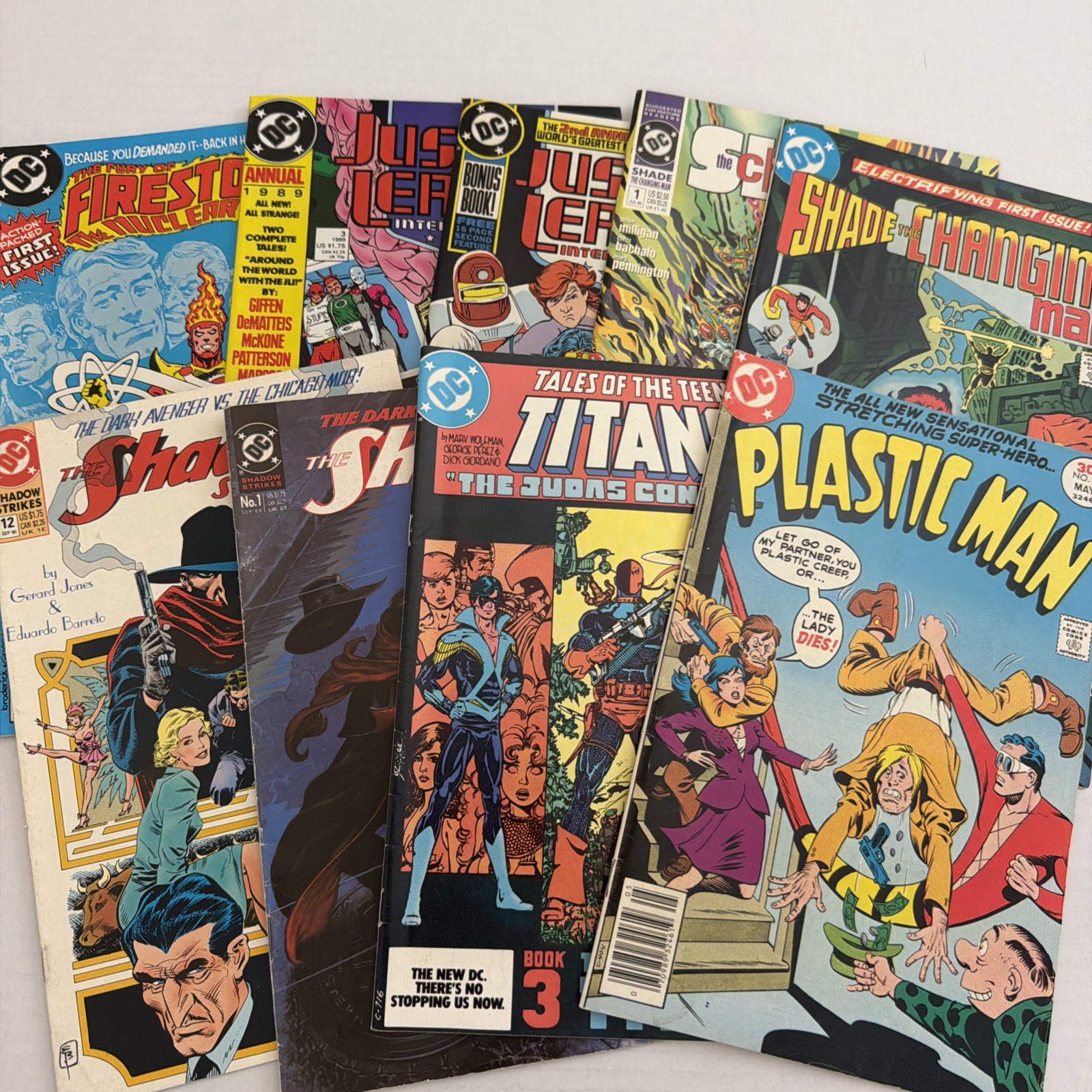 10 DC Comics - Vintage Lot Justice League / Plastic Man Etc