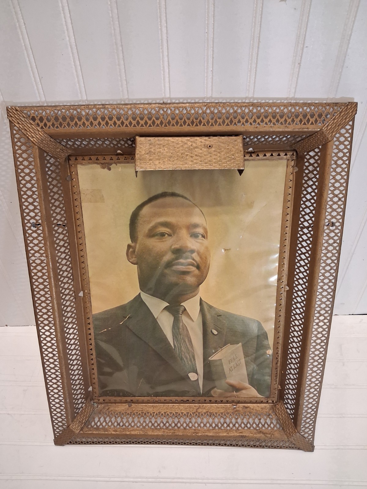 RARE Vtg 1968 Emdur MLK Light Up Frame Martin Luther King Jr Memorial Portrait