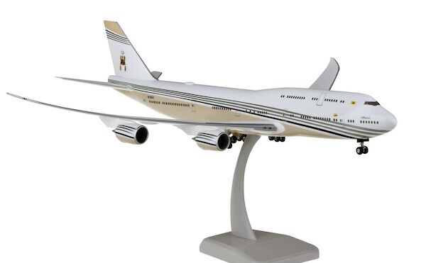 Brunei Government Boeing 747-8 V8-BKH 1/200 scale desk model NEW Hogan Wings