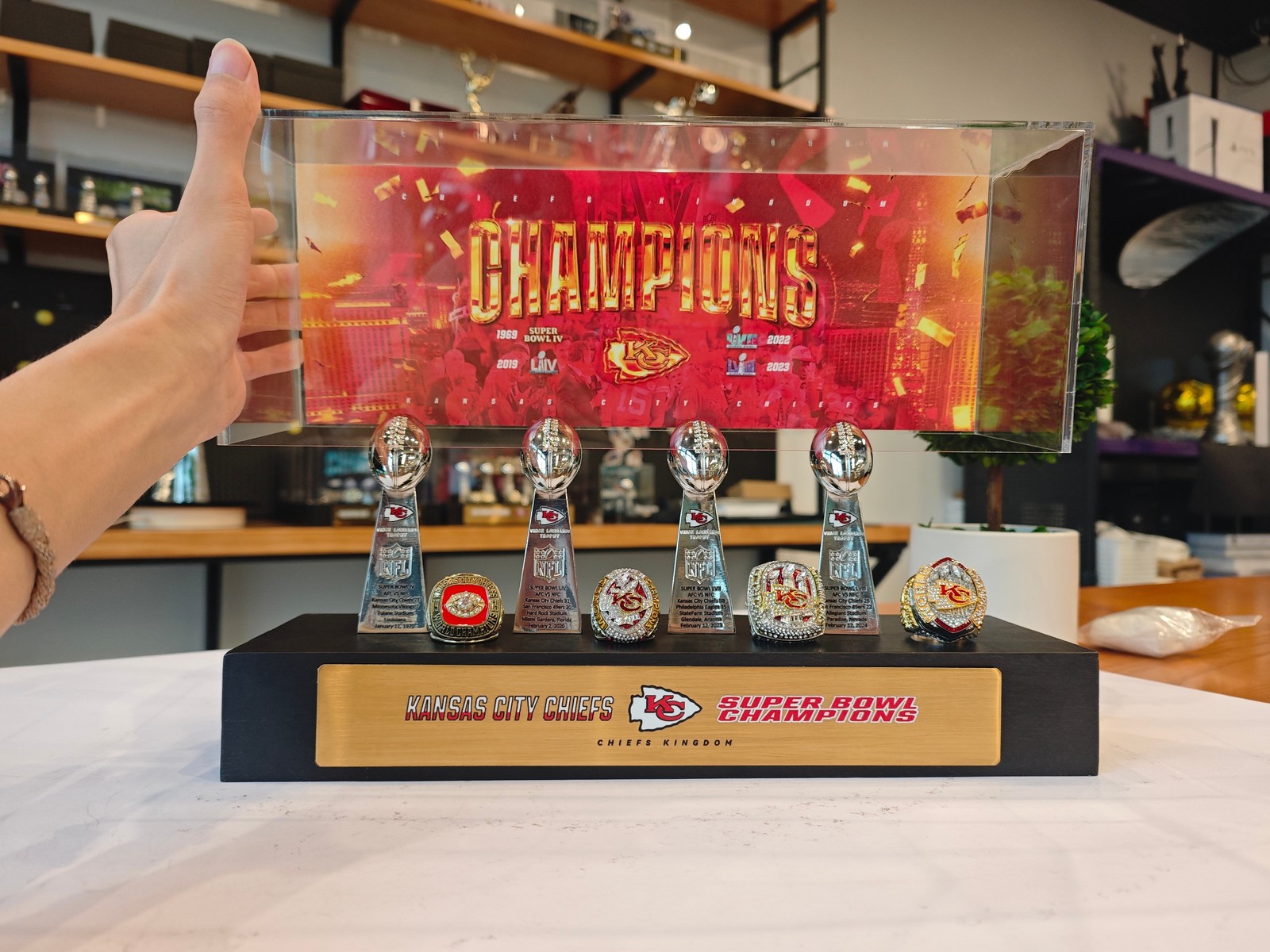 Kansas City Chiefs Super Bowl Ring Trophy Display Case Championship Collection
