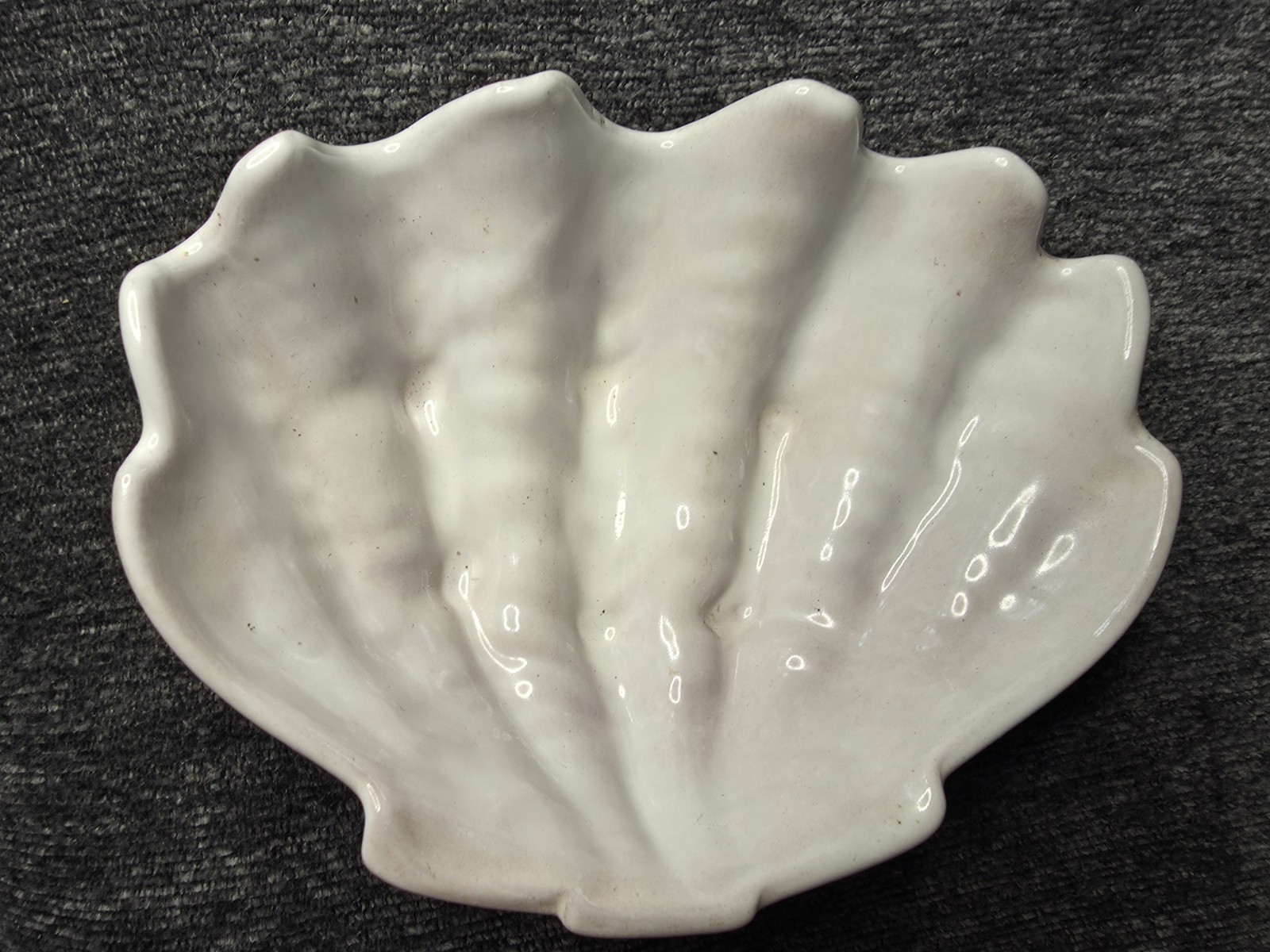 USA Frankoma Cream Glazed Pottery Footed Nautical Ocean Half Clam Shell Dish 